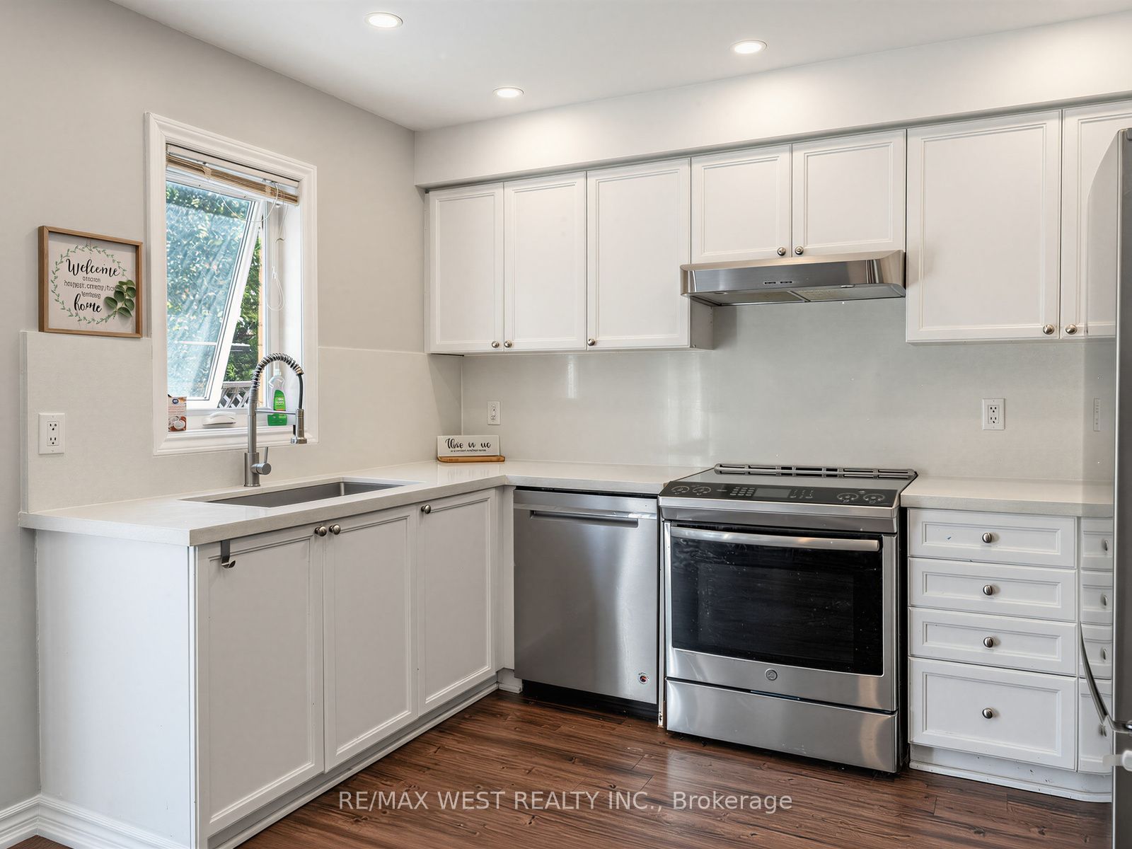 112 Jordan Drive Property Photo 16