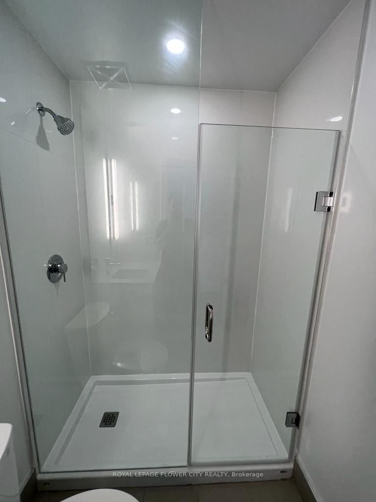 180 Veterans Drive 103 Property Photo 6