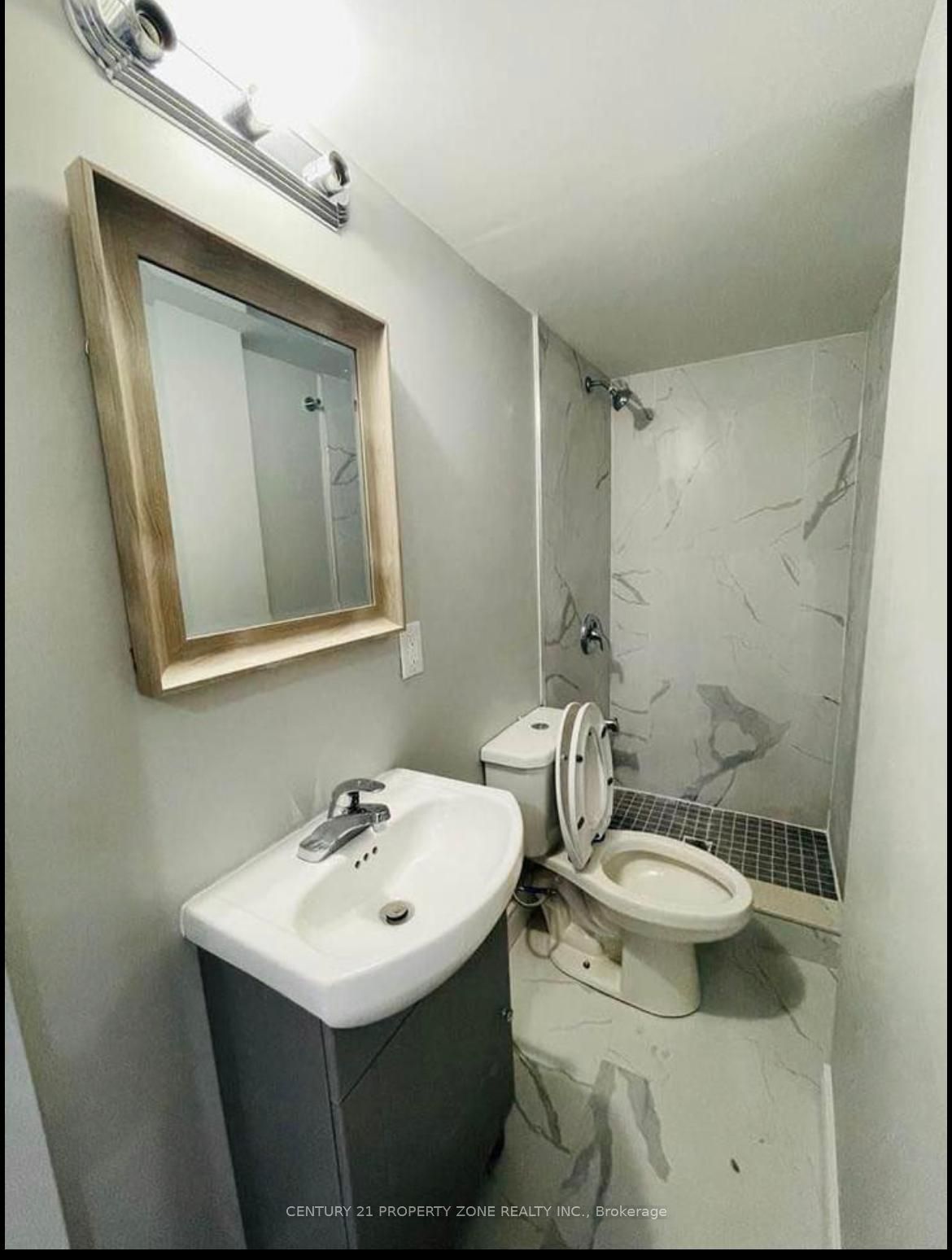 36 Winterfold #bsmt Drive Property Photo 10