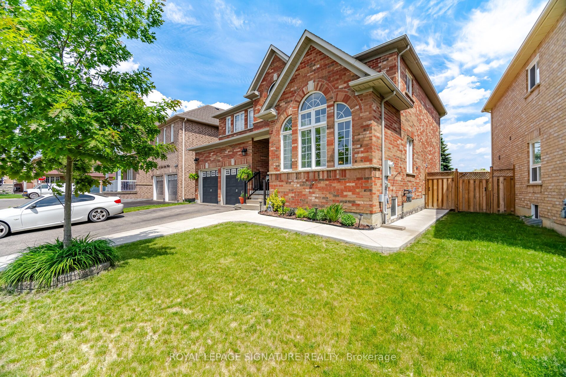 34 Nina Place N Property Photo 2