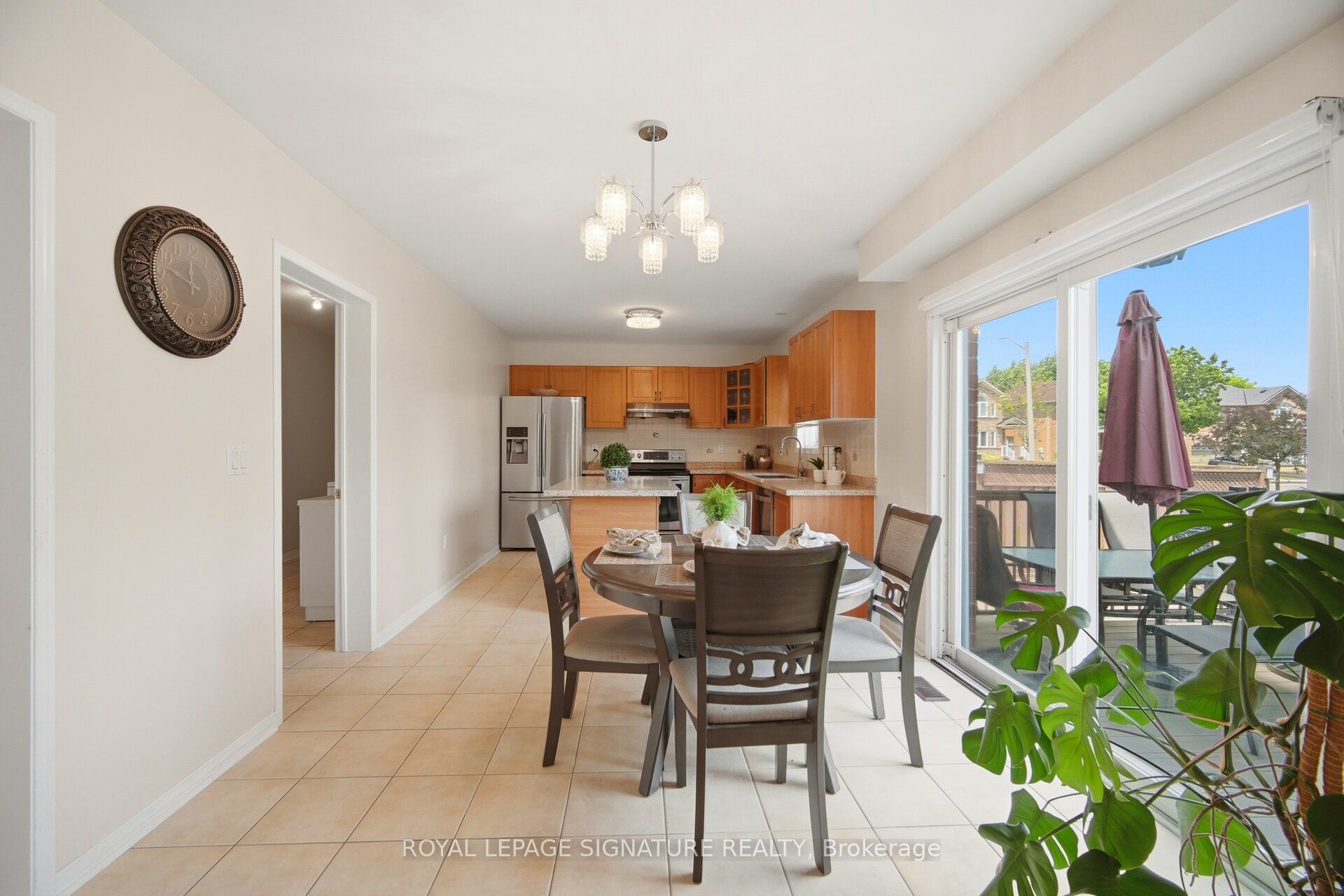 34 Nina Place N Property Photo 13