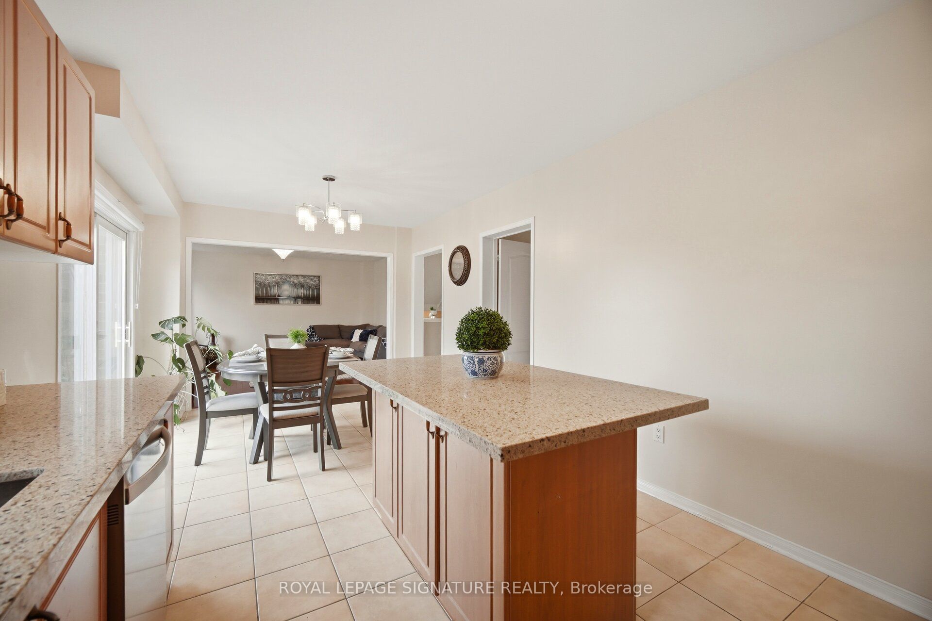 34 Nina Place N Property Photo 19