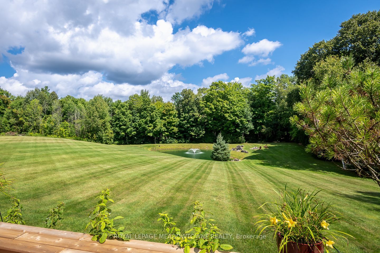 4215 Ennisclare Drive Property Photo 2