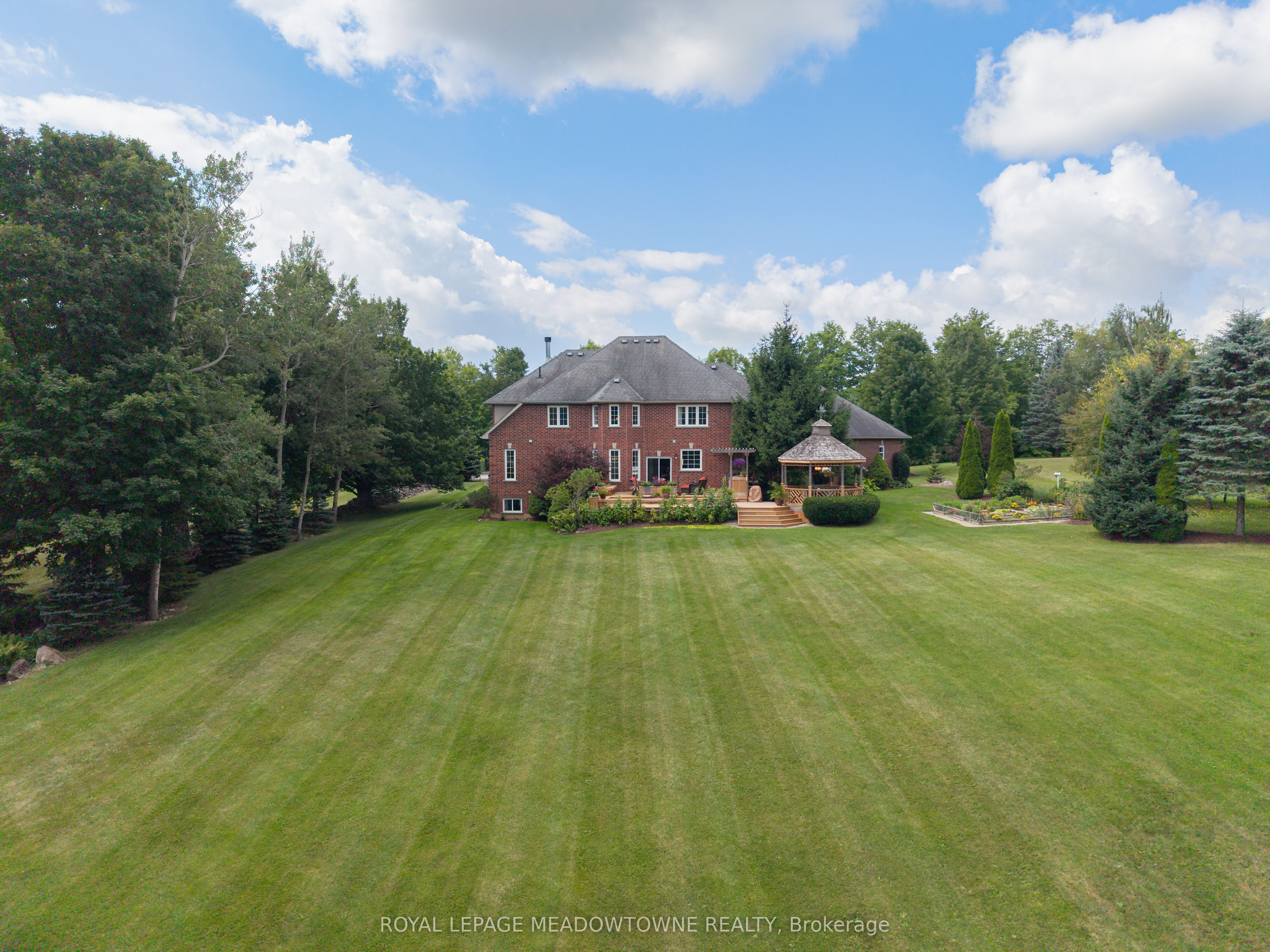 4215 Ennisclare Drive Property Photo 4