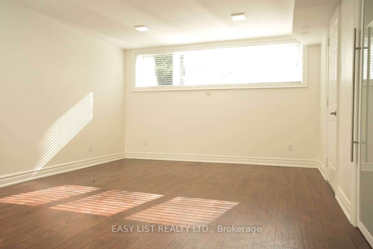 2 Princess Anne Crescent Property Photo 6