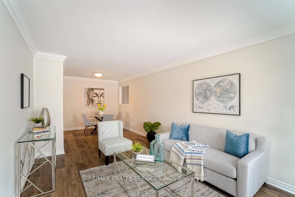 70 Montjoy Crescent Property Photo 2