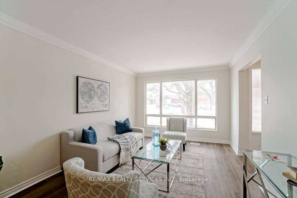 70 Montjoy Crescent Property Photo 3