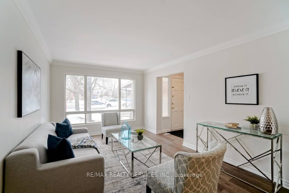 70 Montjoy Crescent Property Photo 4