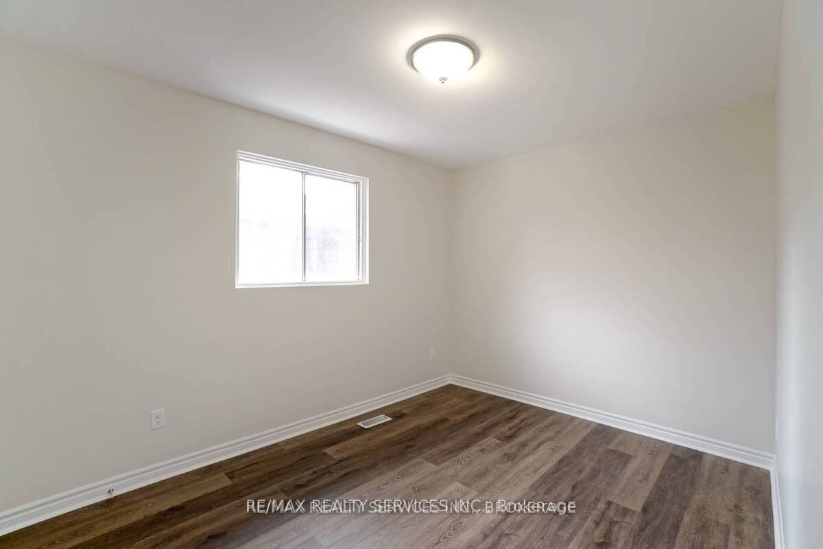 70 Montjoy Crescent Property Photo 11