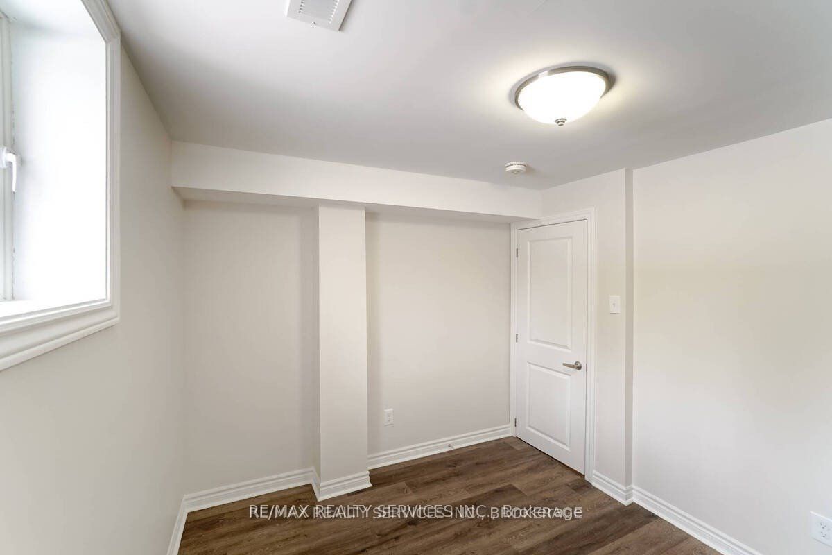 70 Montjoy Crescent Property Photo 24