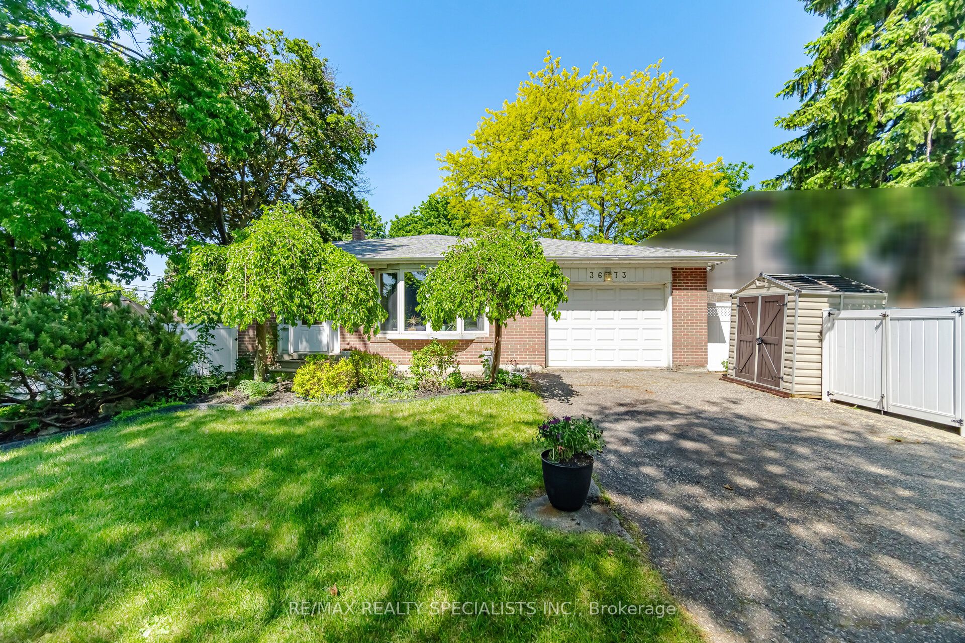 3673 Fieldgate Drive Property Photo 2