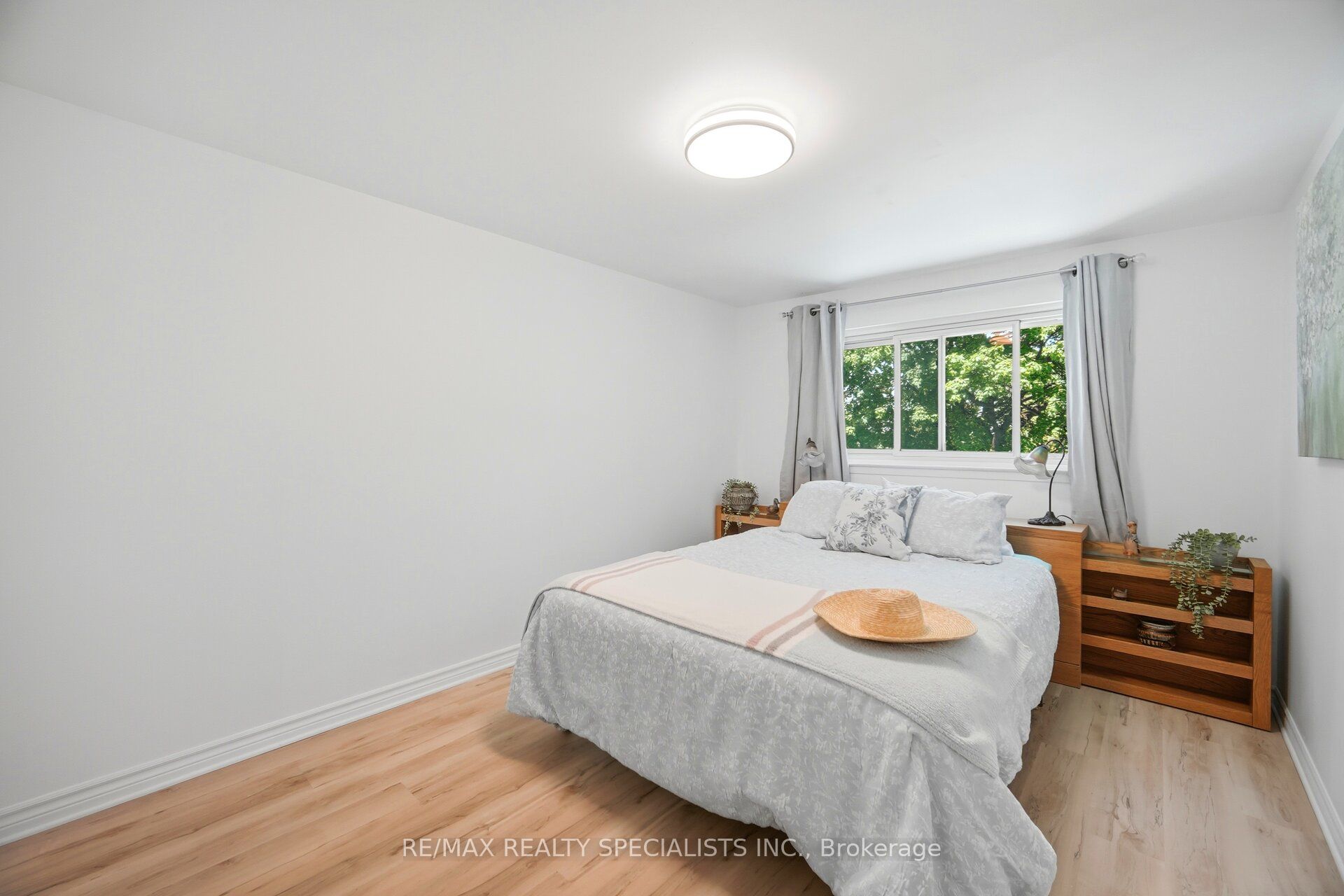 3673 Fieldgate Drive Property Photo 26