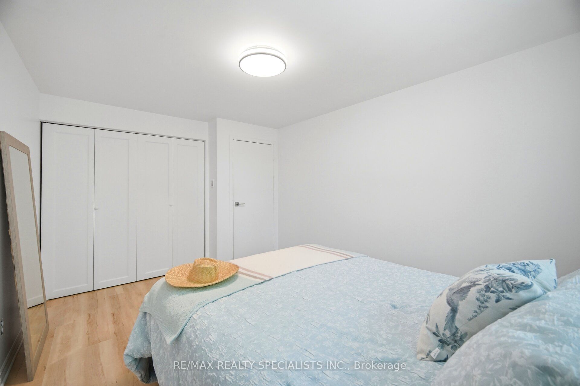 3673 Fieldgate Drive Property Photo 27