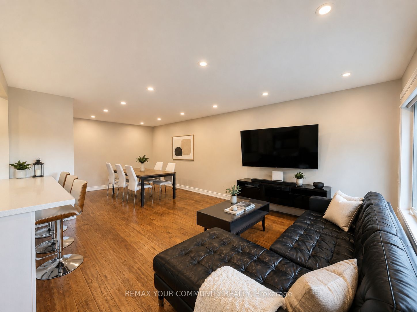 2508 Cobbinshaw Circle Property Photo 2