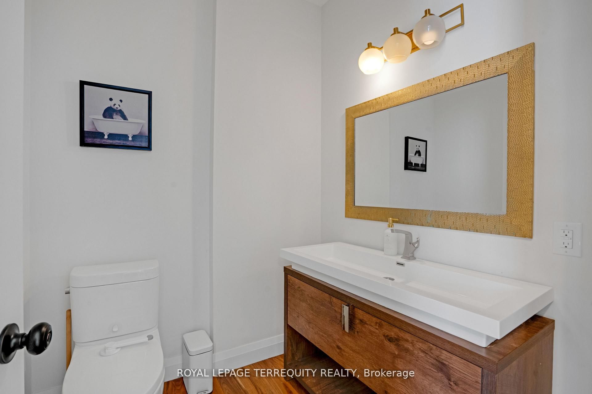 716 North Shore Boulevard E Property Photo 11