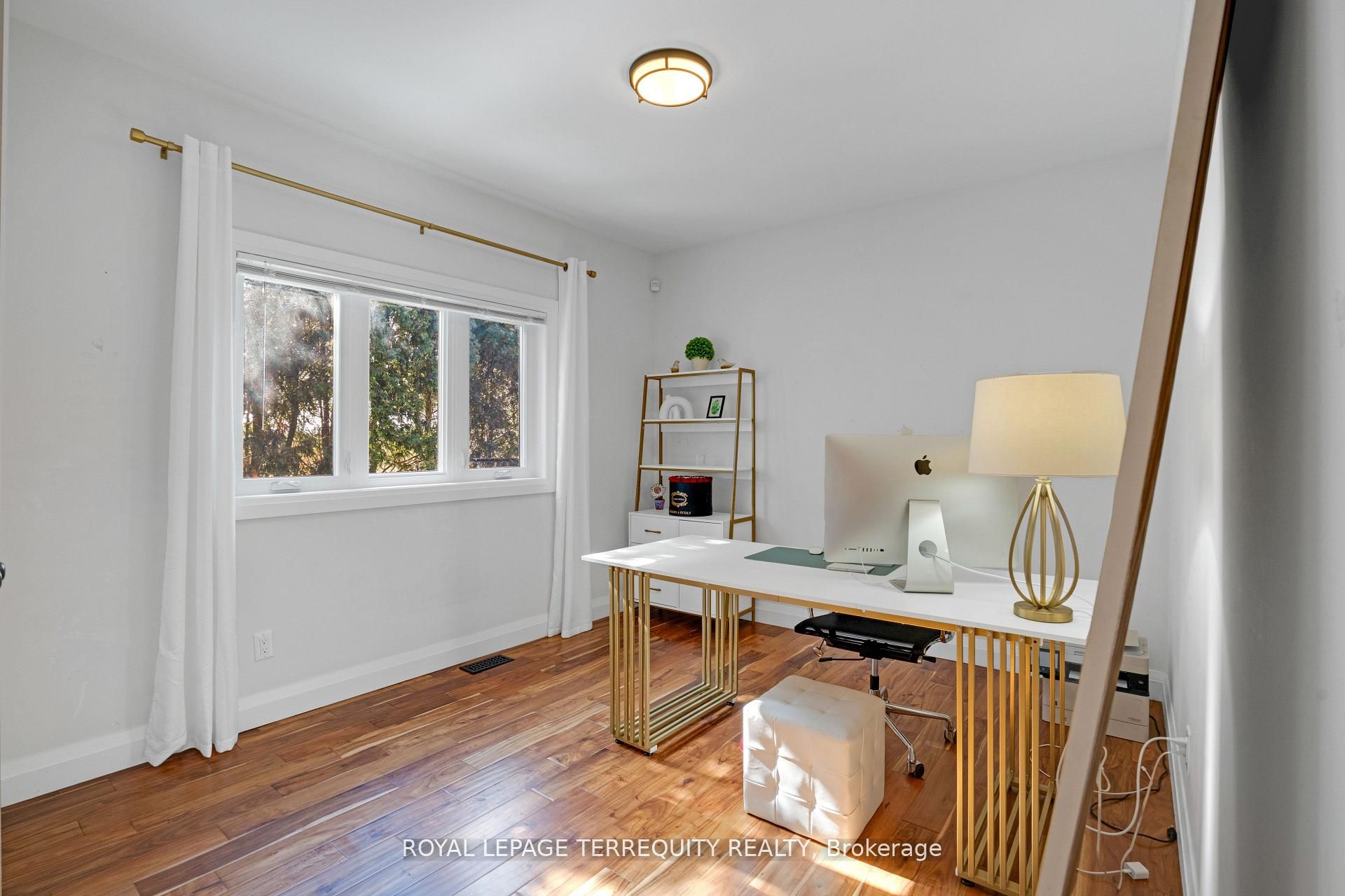 716 North Shore Boulevard E Property Photo 16