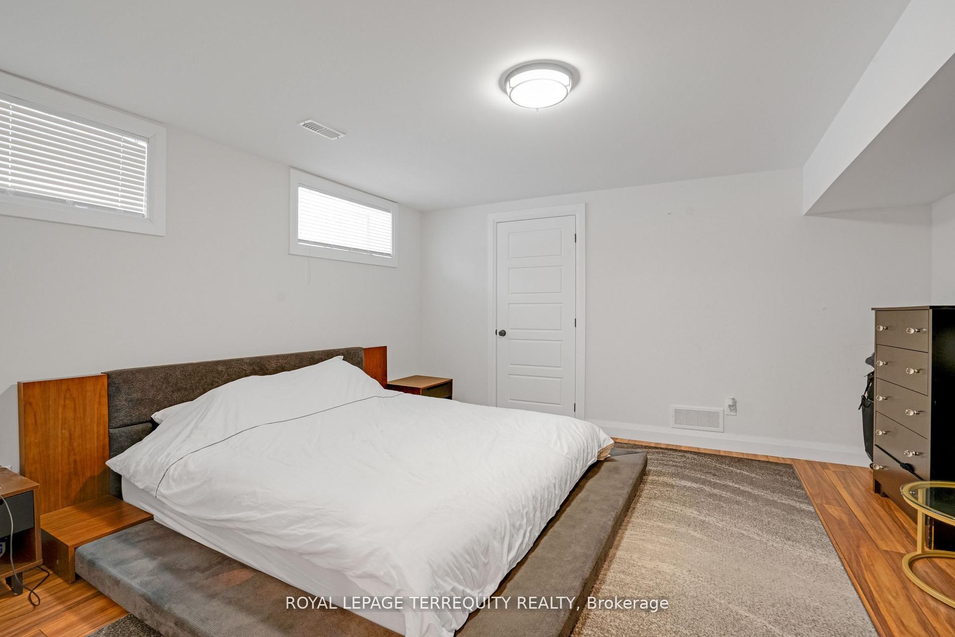 716 North Shore Boulevard E Property Photo 18