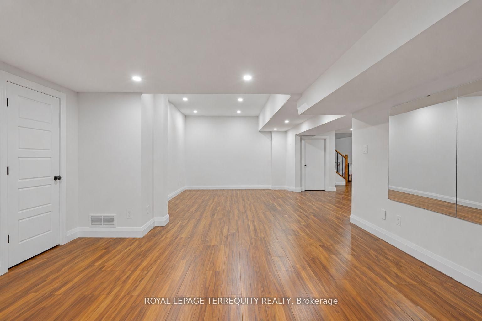 716 North Shore Boulevard E Property Photo 20