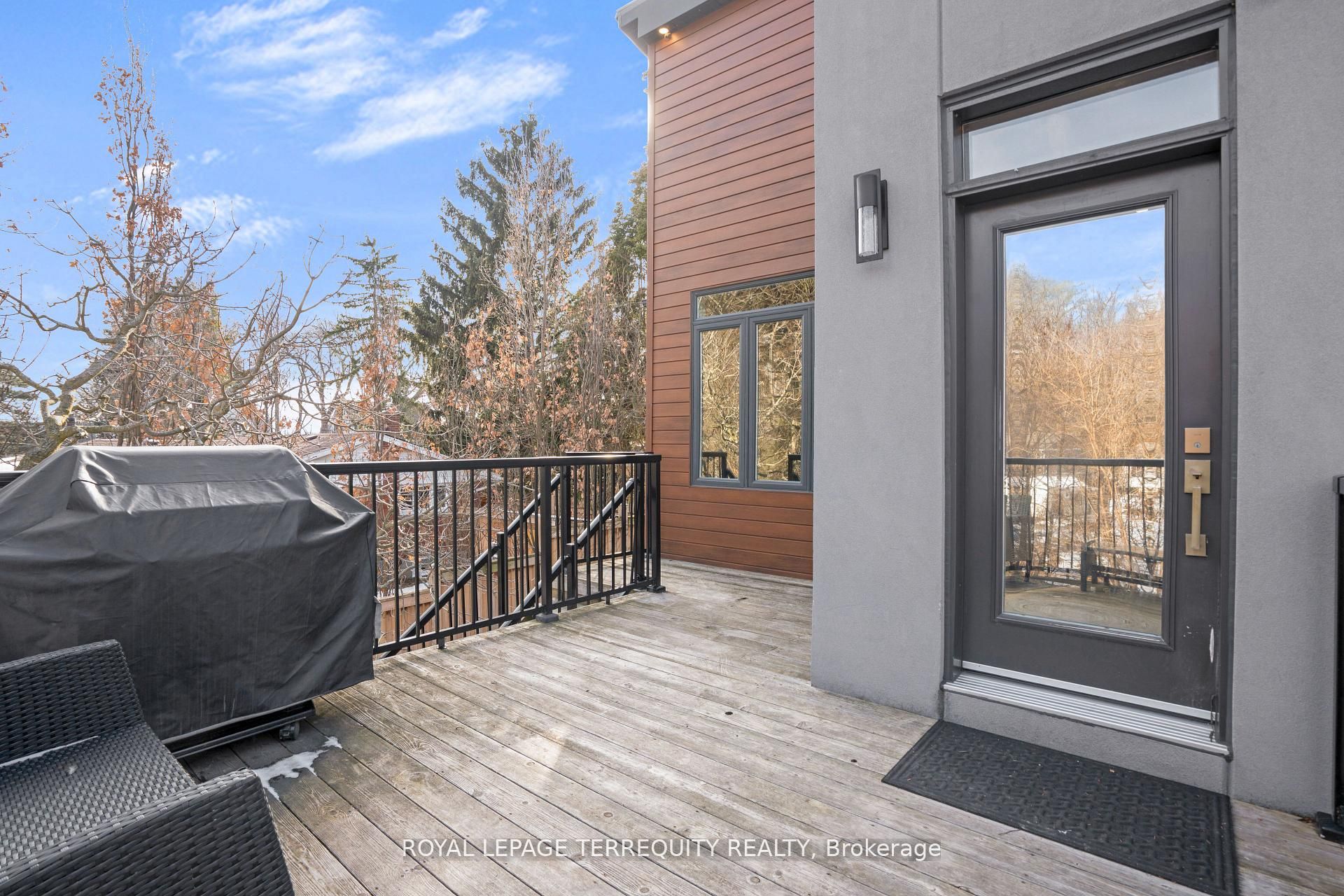 716 North Shore Boulevard E Property Photo 25