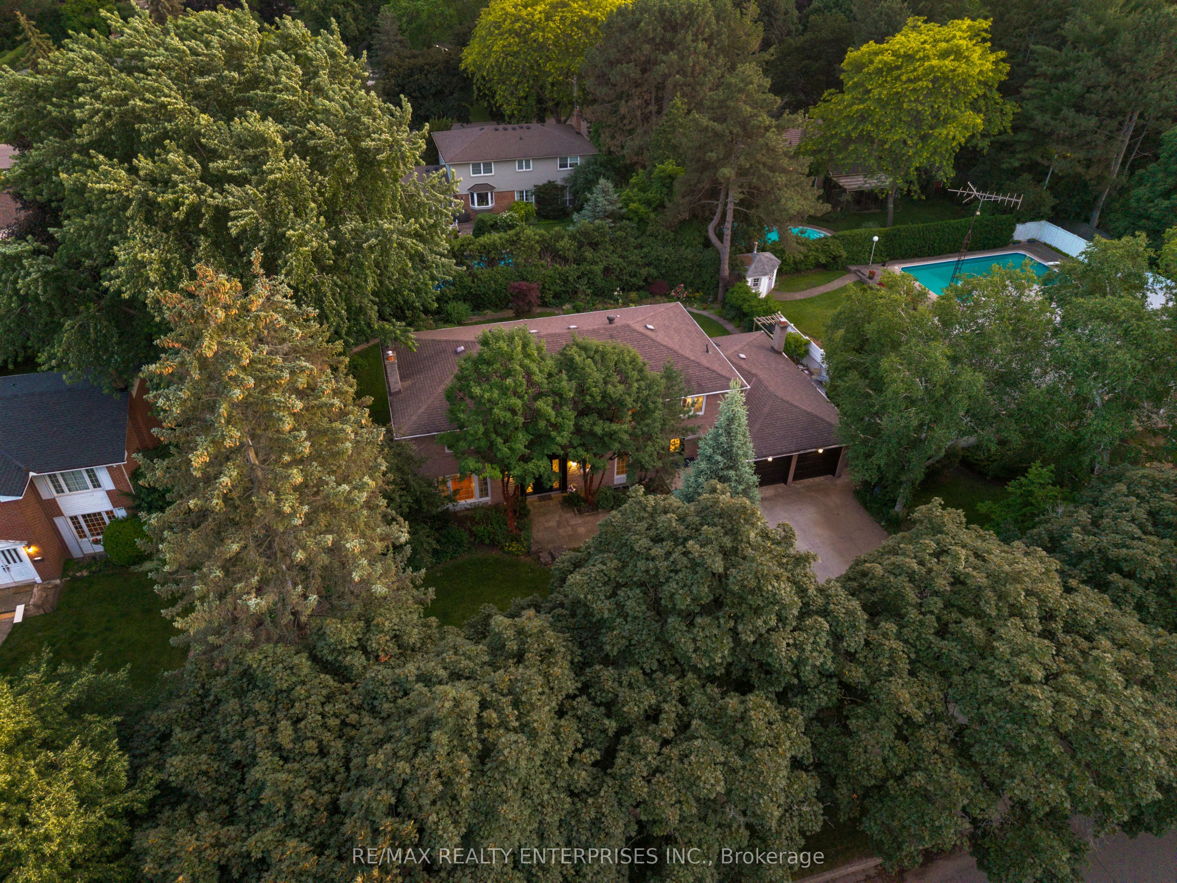 2084 Obeck Crescent Property Photo 2