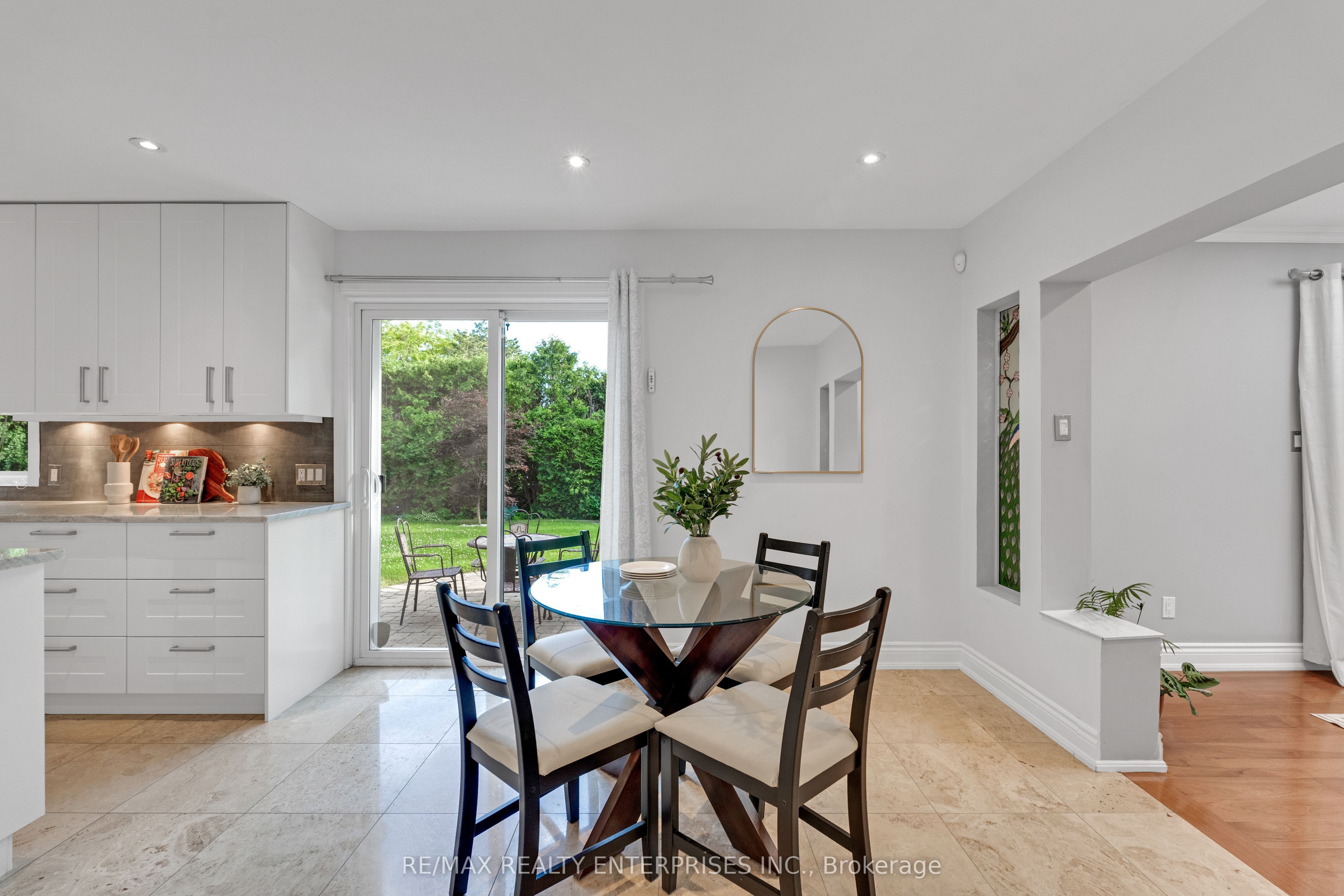 2084 Obeck Crescent Property Photo 11
