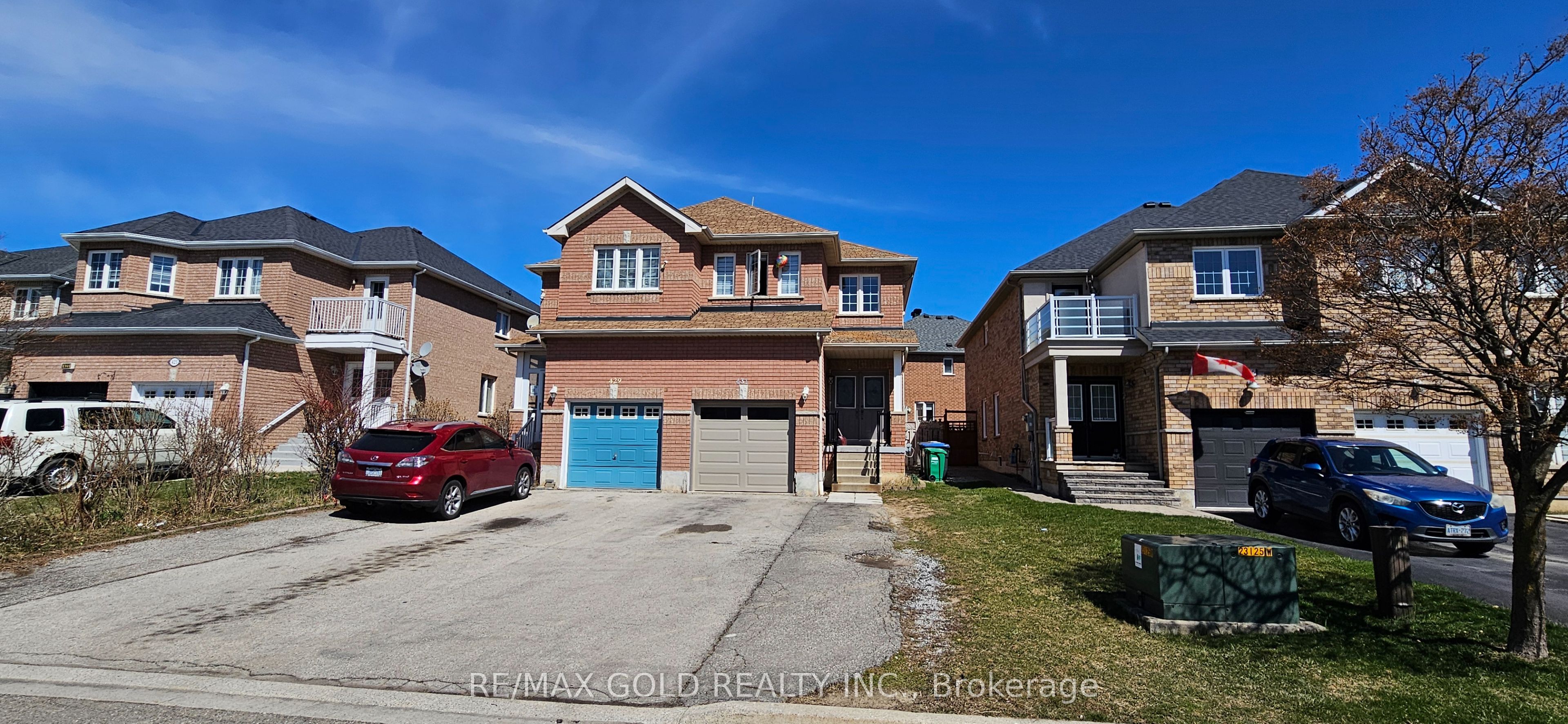 431 Krotone Crescent Upper Property Photo 2