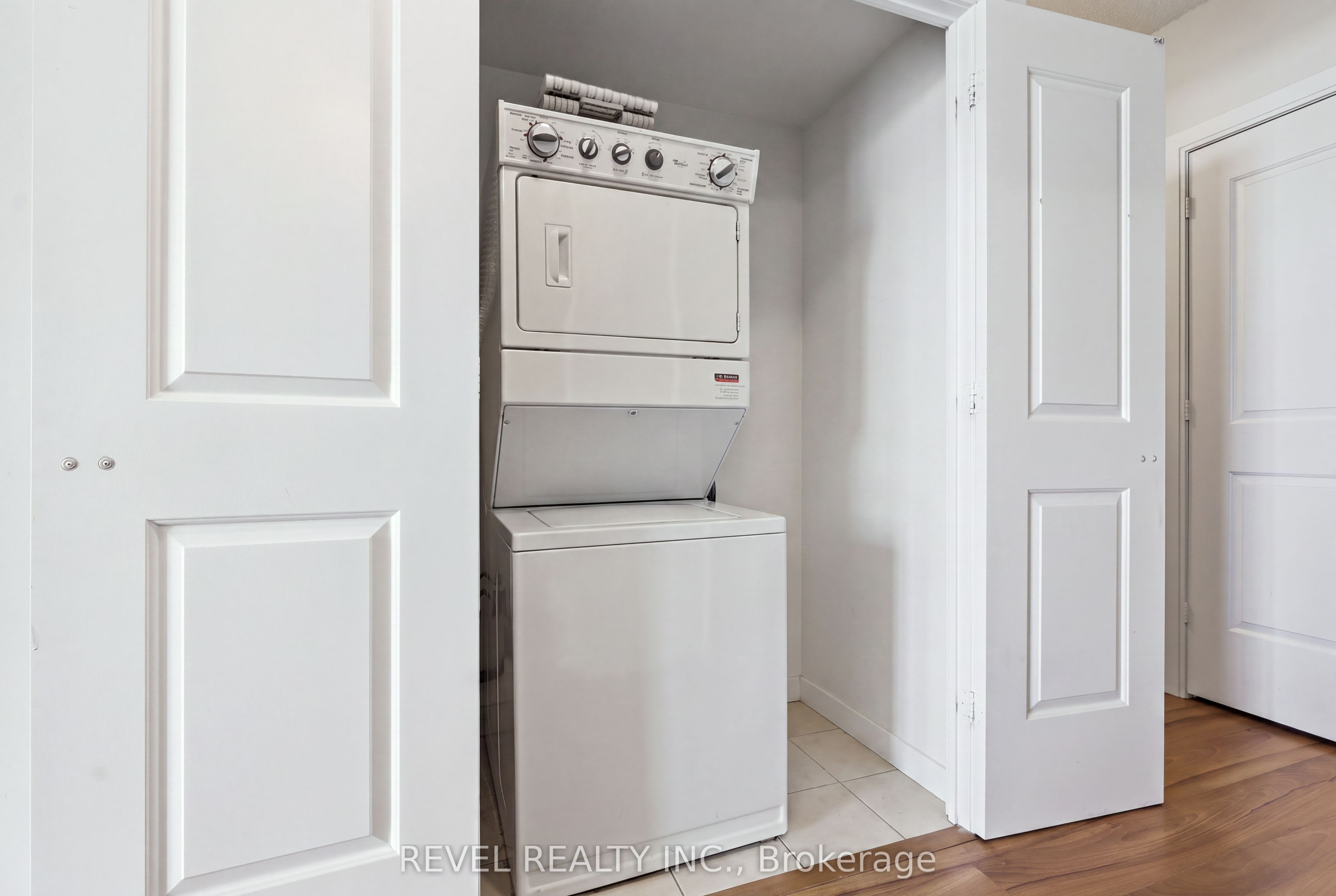 330 Burnhamthorpe Road W 3101 Property Photo 13