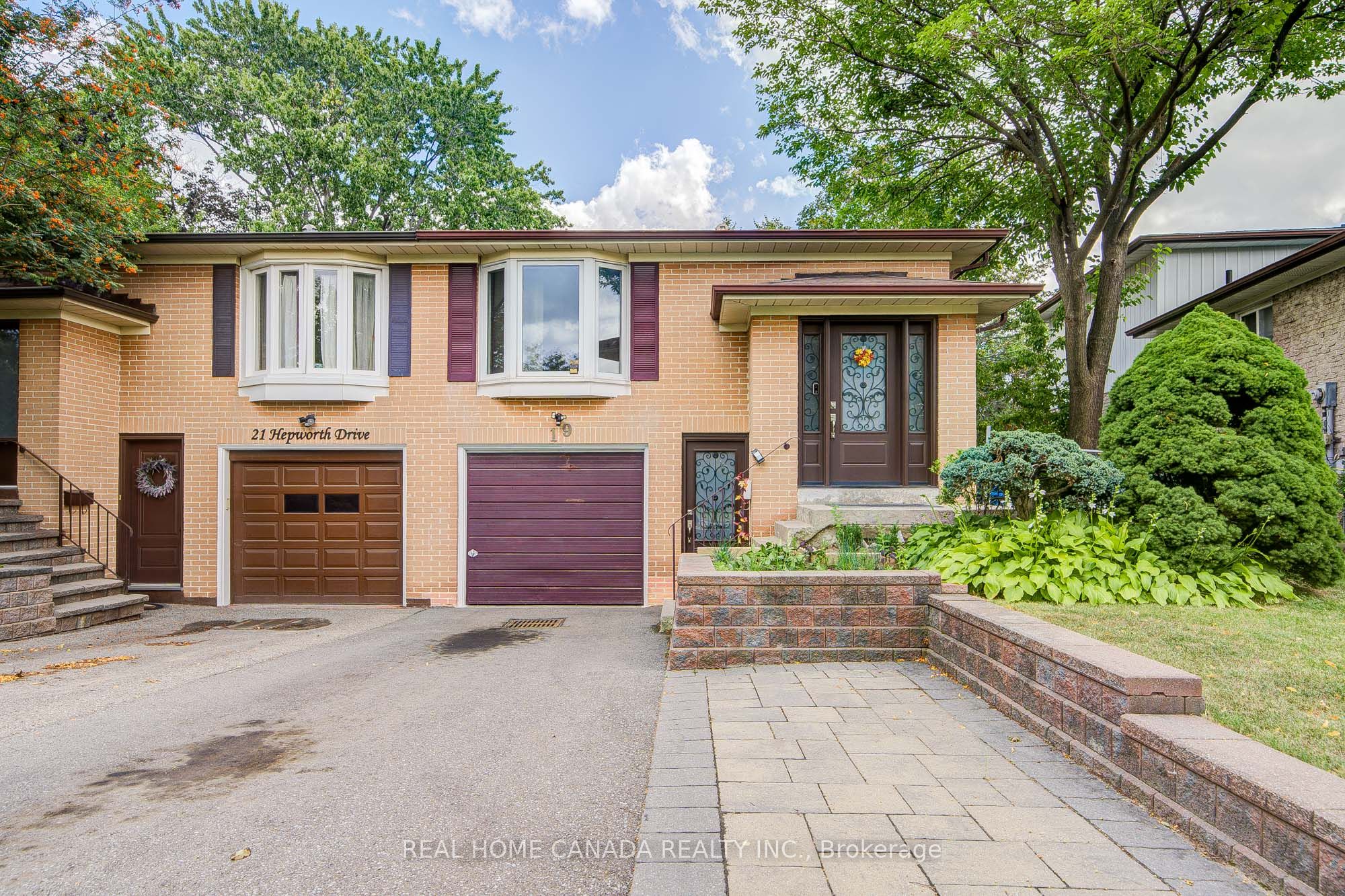 19 Hepworth Drive Property Photo 2