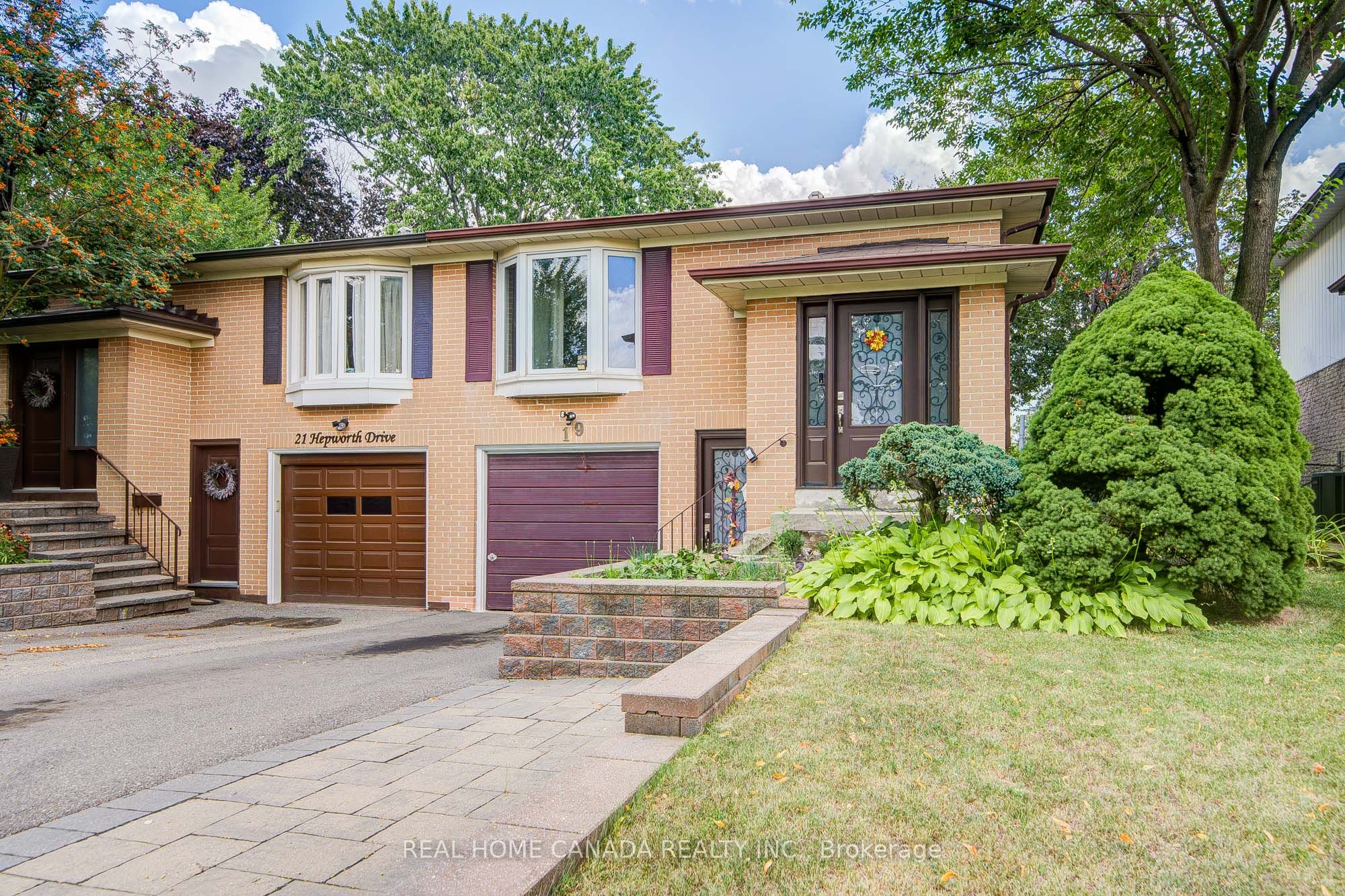 19 Hepworth Drive Property Photo 3