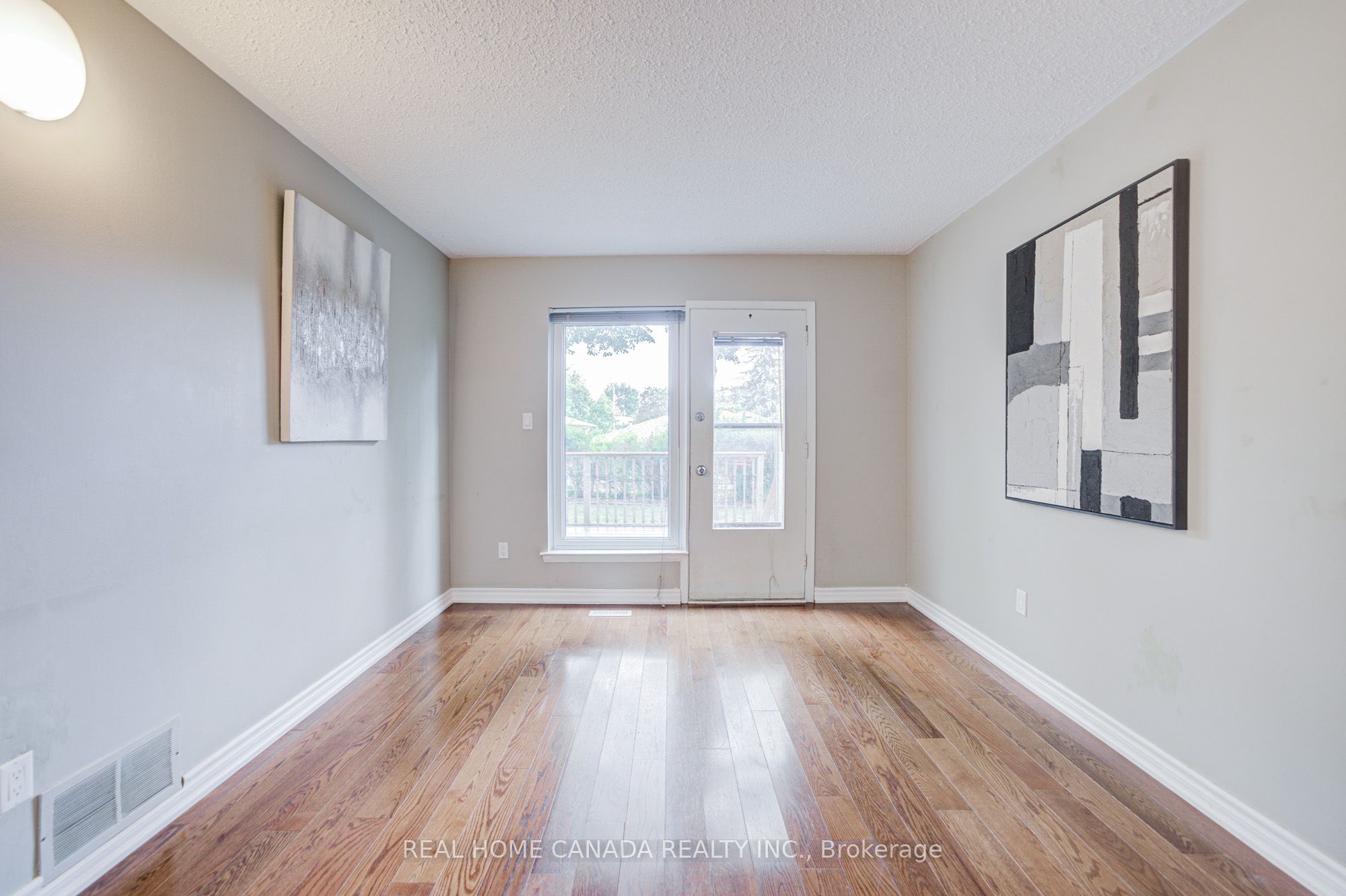 19 Hepworth Drive Property Photo 27