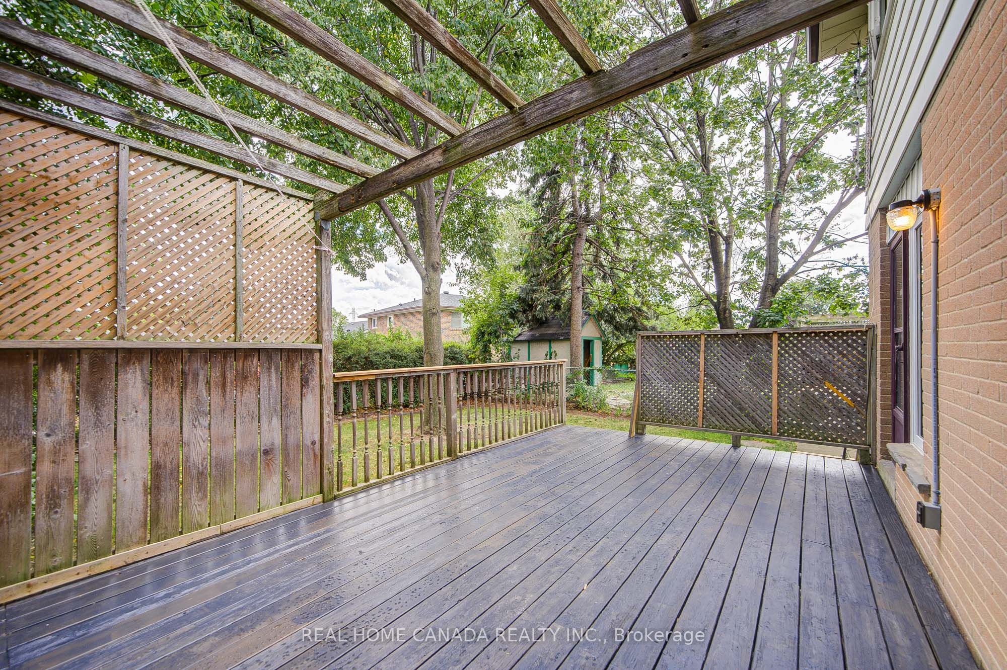 19 Hepworth Drive Property Photo 42