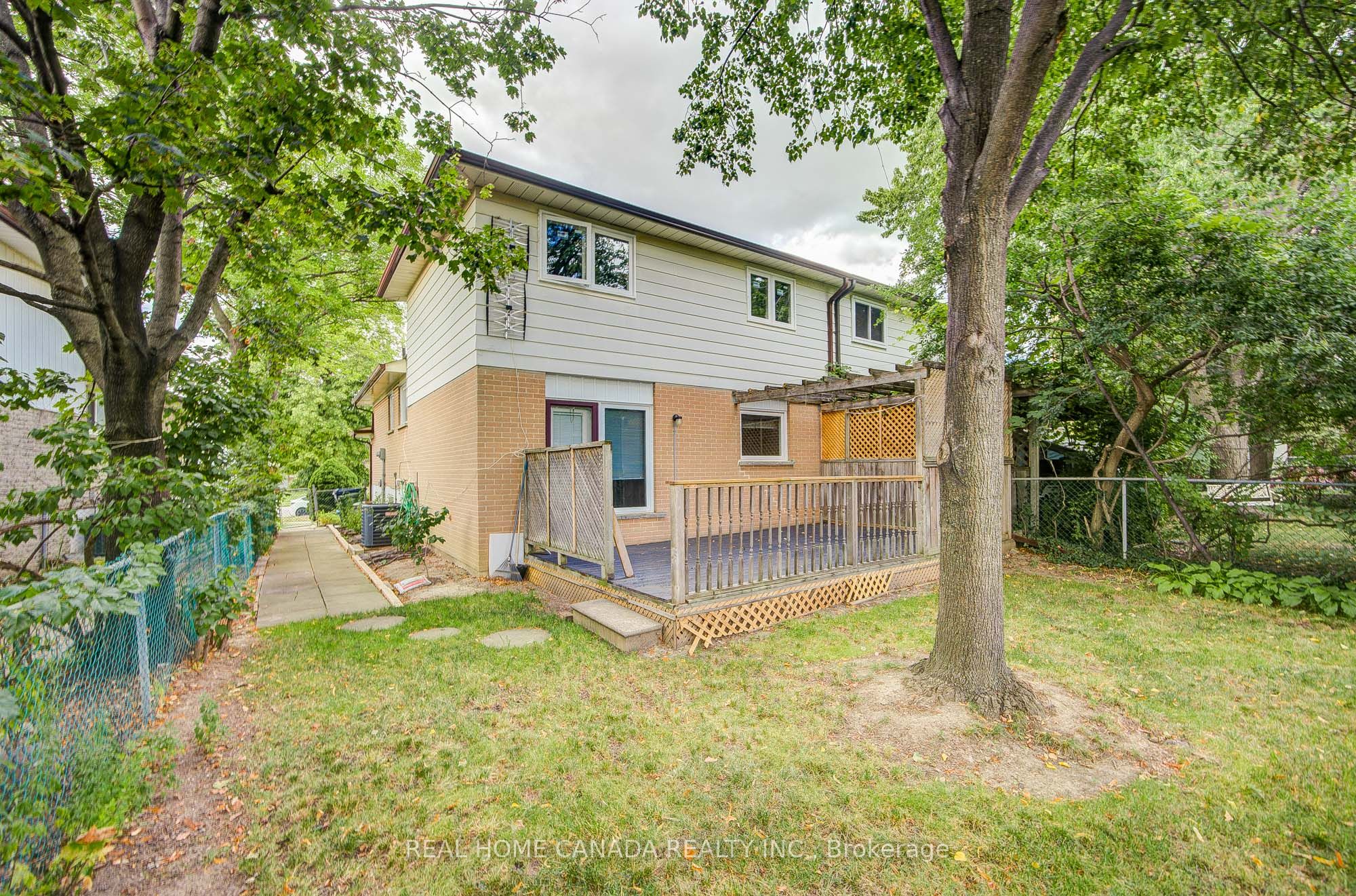 19 Hepworth Drive Property Photo 43