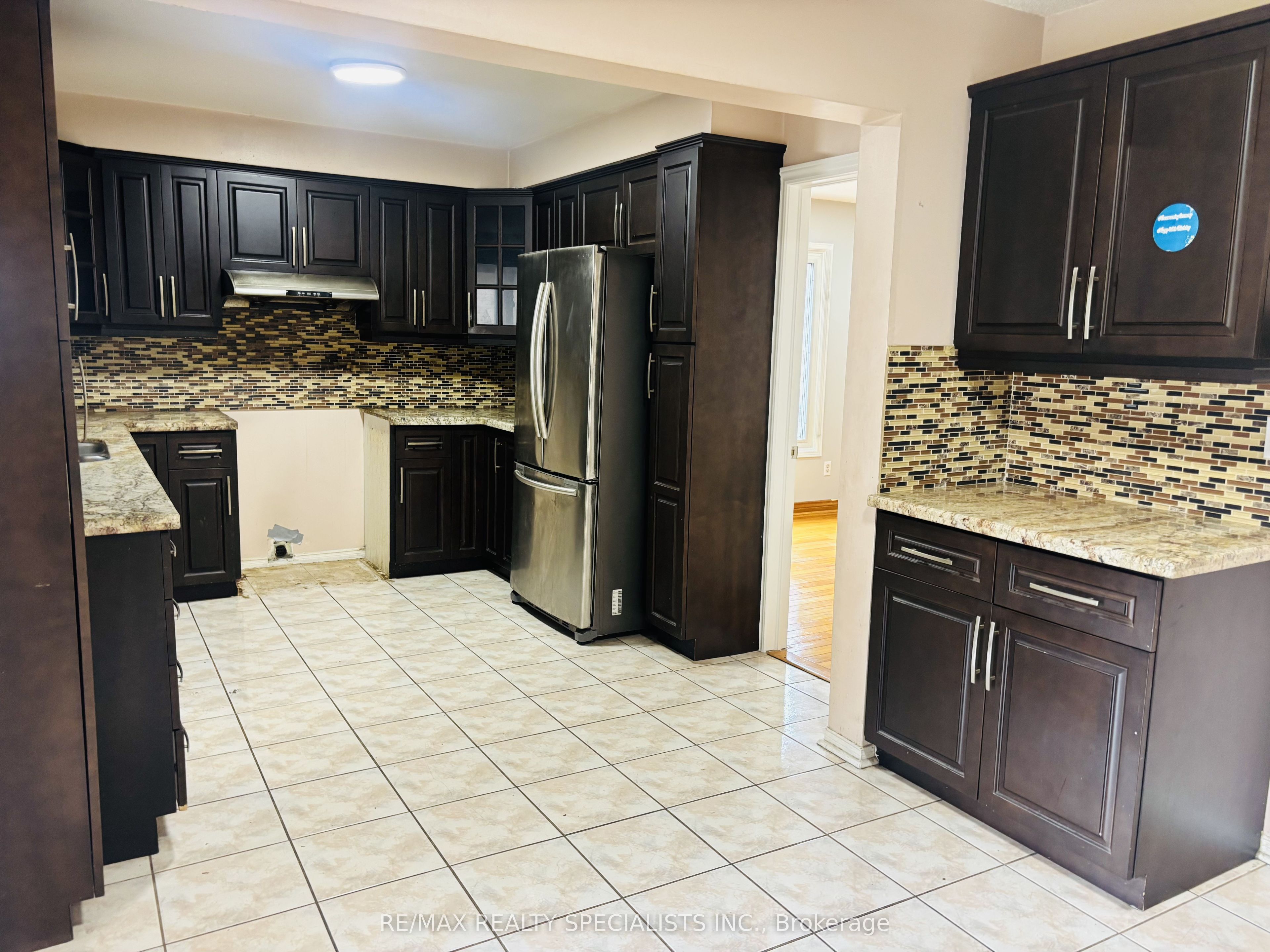 33 Cherrytree Drive Property Photo 11