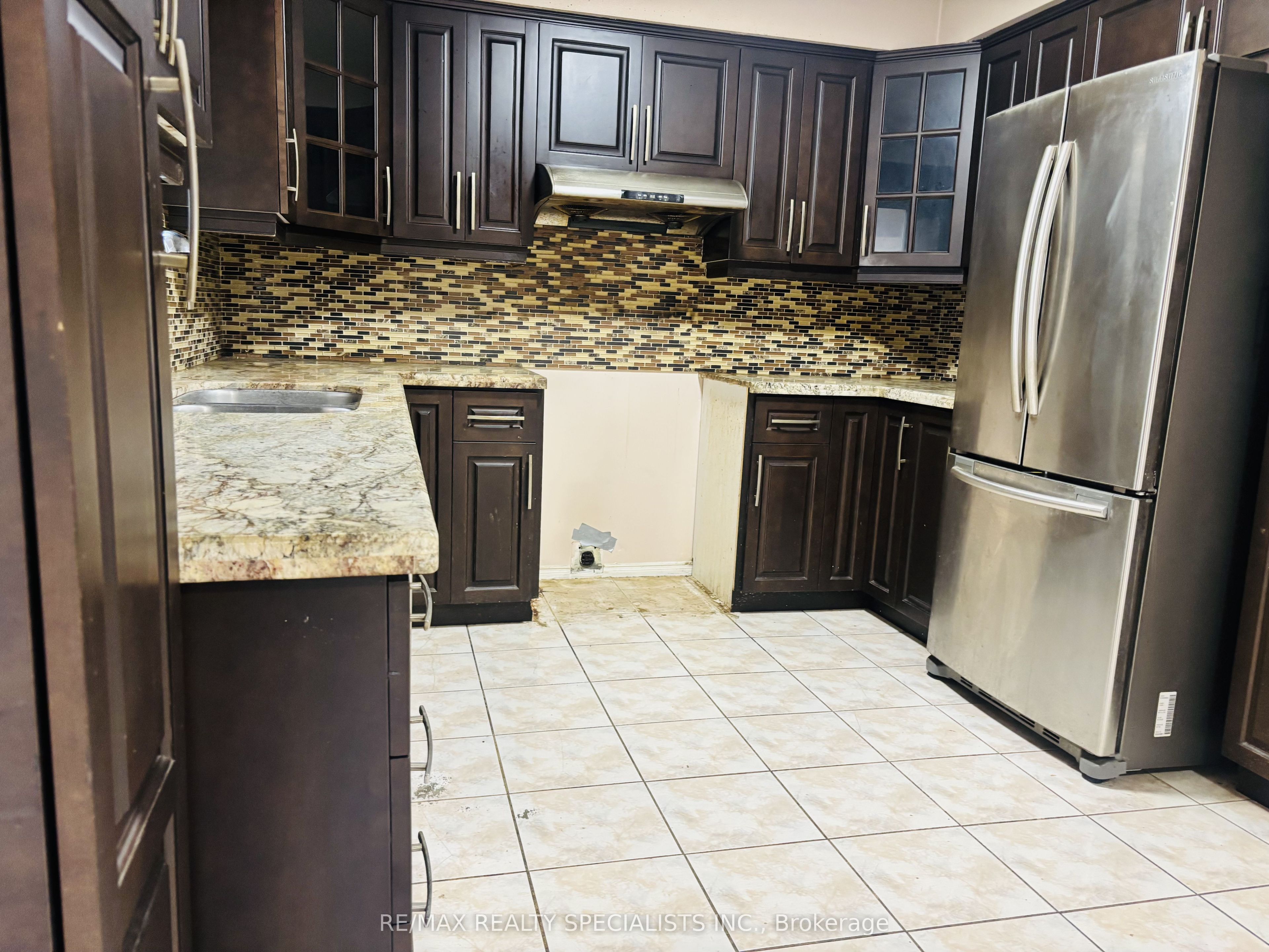 33 Cherrytree Drive Property Photo 14