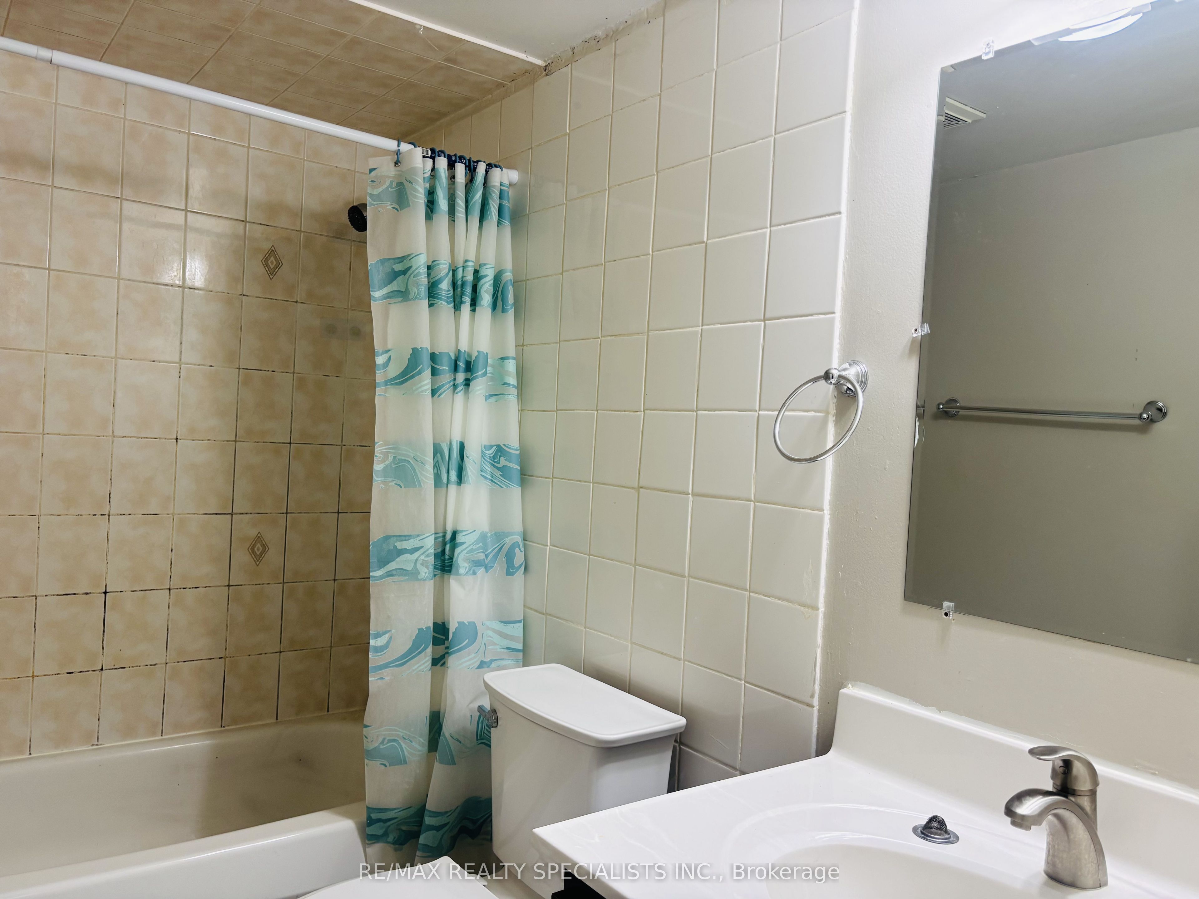 33 Cherrytree Drive Property Photo 19