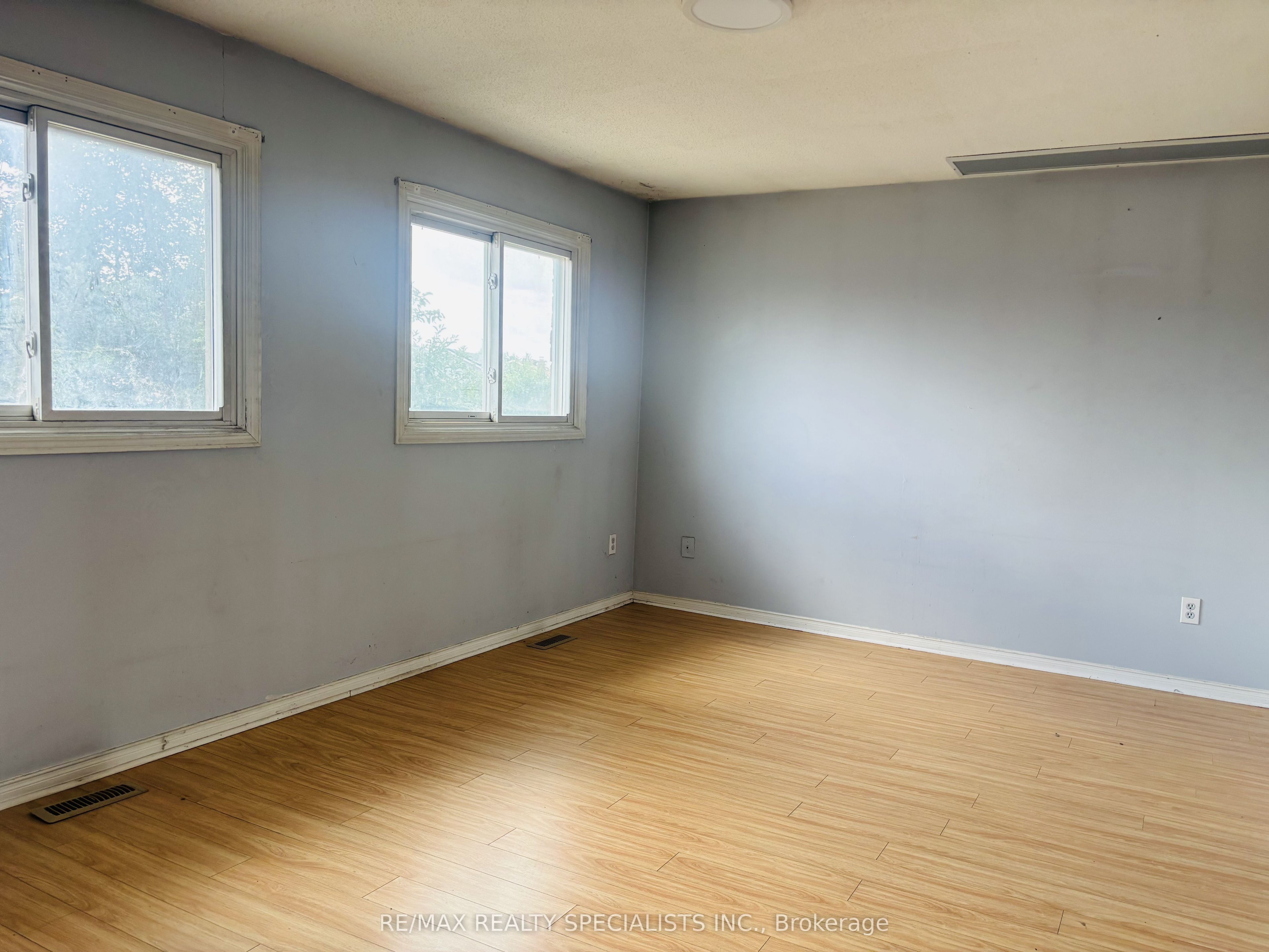 33 Cherrytree Drive Property Photo 25