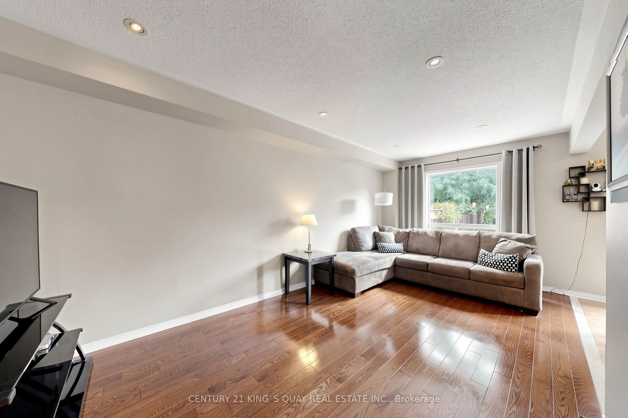 3328 Southwick Street Property Photo 10