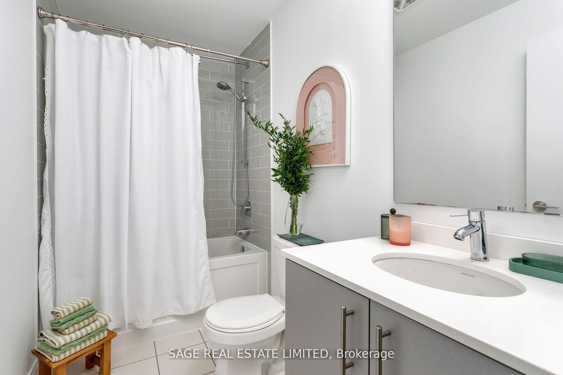 760 The Queensway 401 Property Photo 24