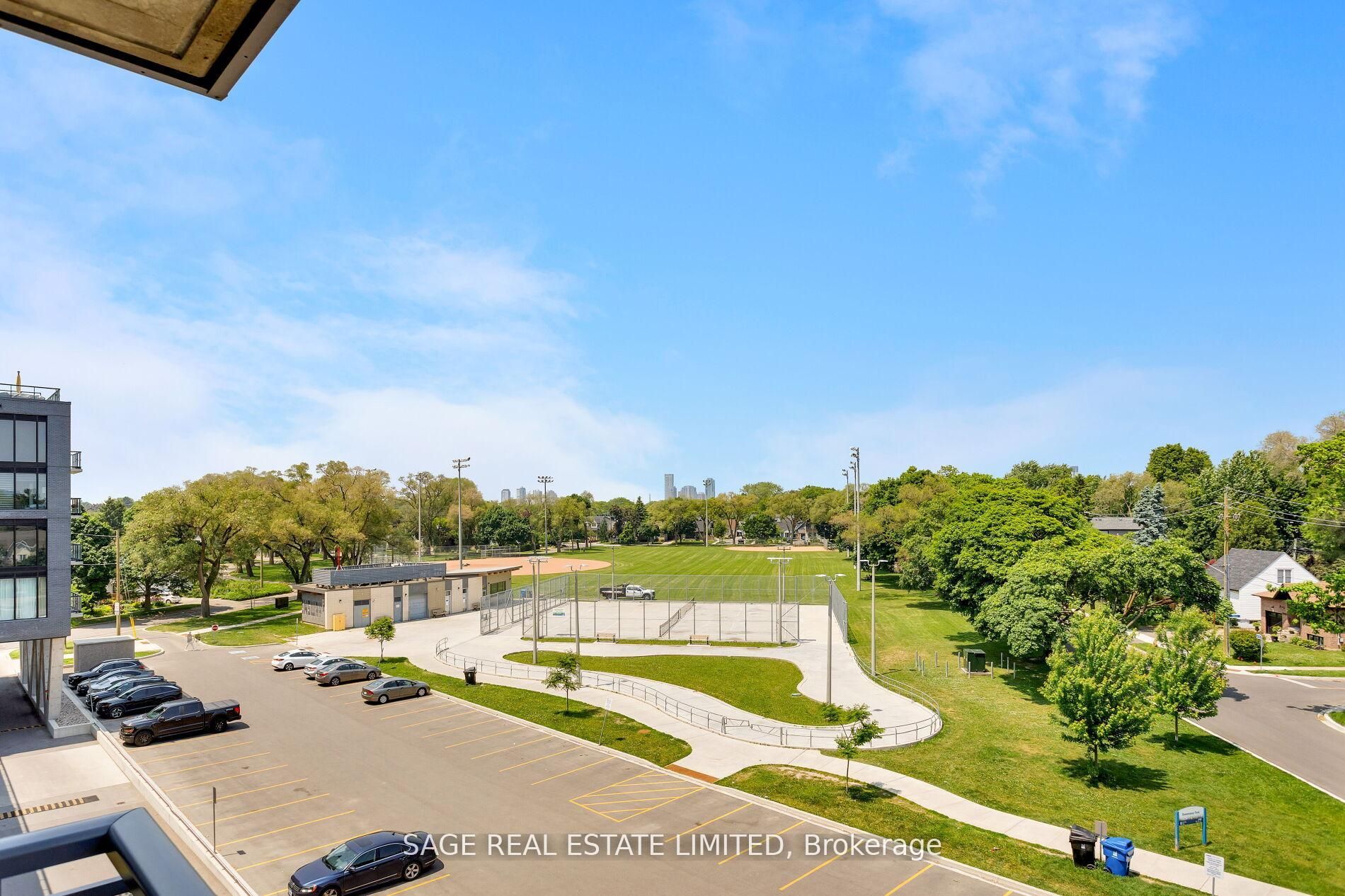 760 The Queensway 401 Property Photo 32