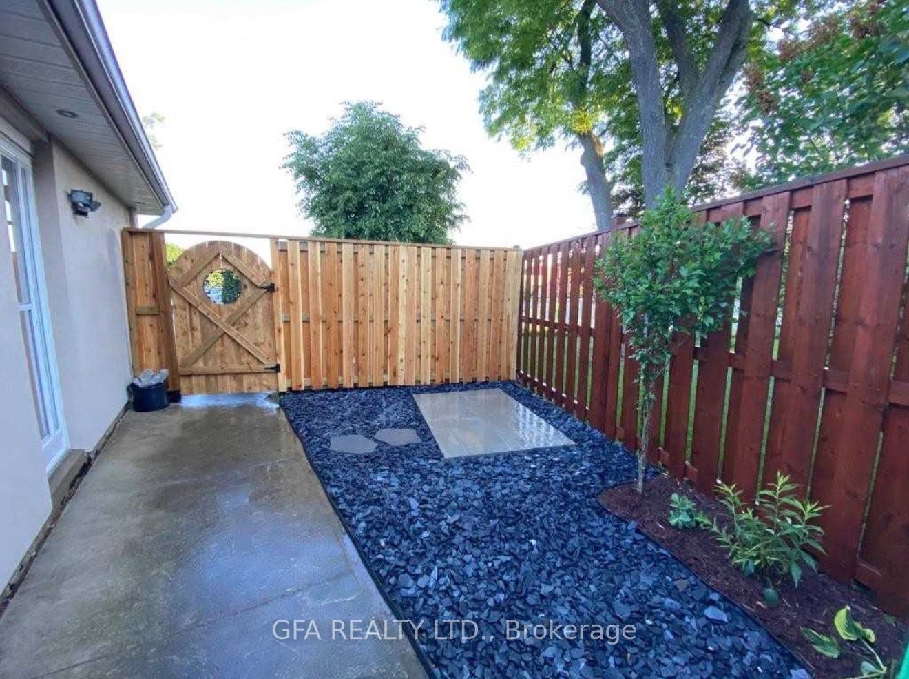 9 Melville Crescent #Lower Property Photo 1