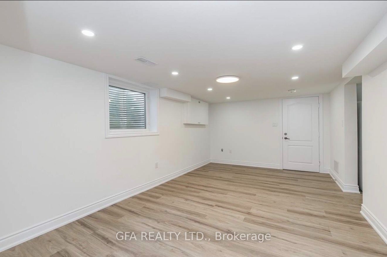 9 Melville Crescent #lower Property Photo 2