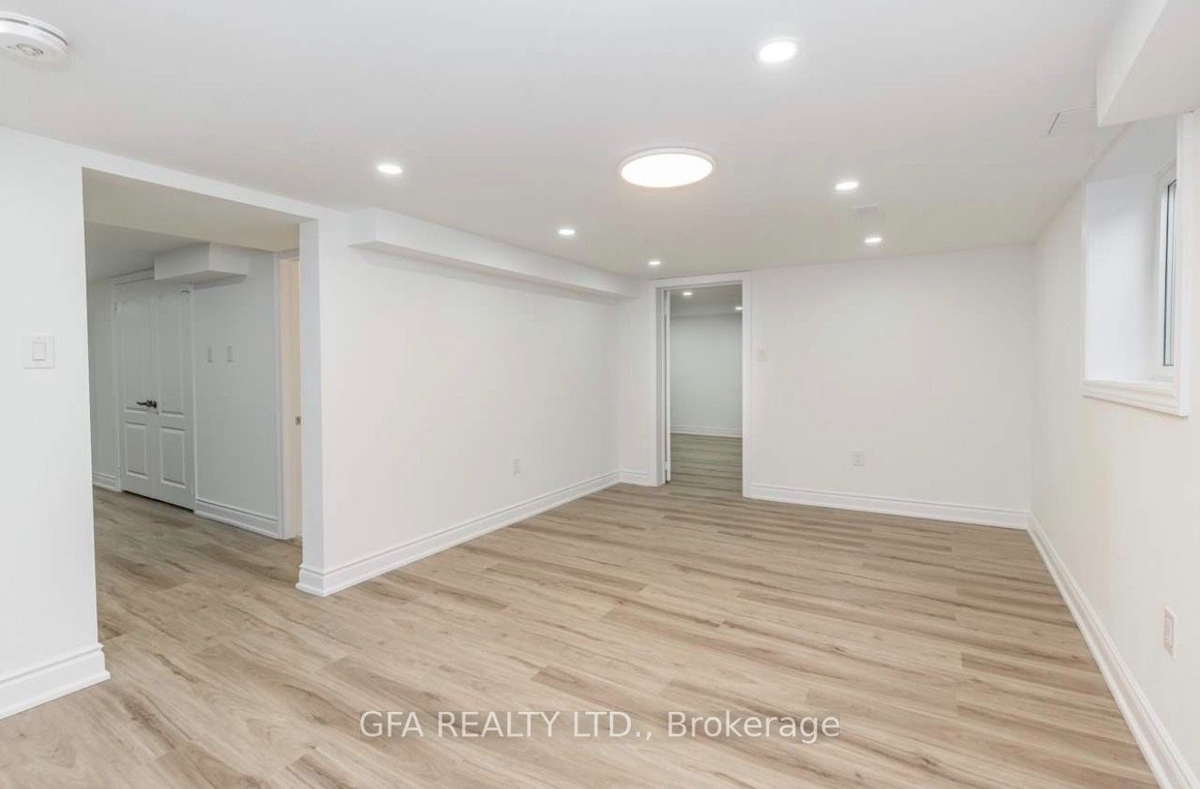 9 Melville Crescent #lower Property Photo 3