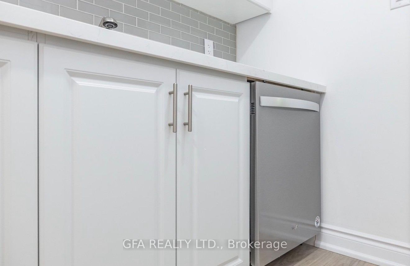 9 Melville Crescent #lower Property Photo 7