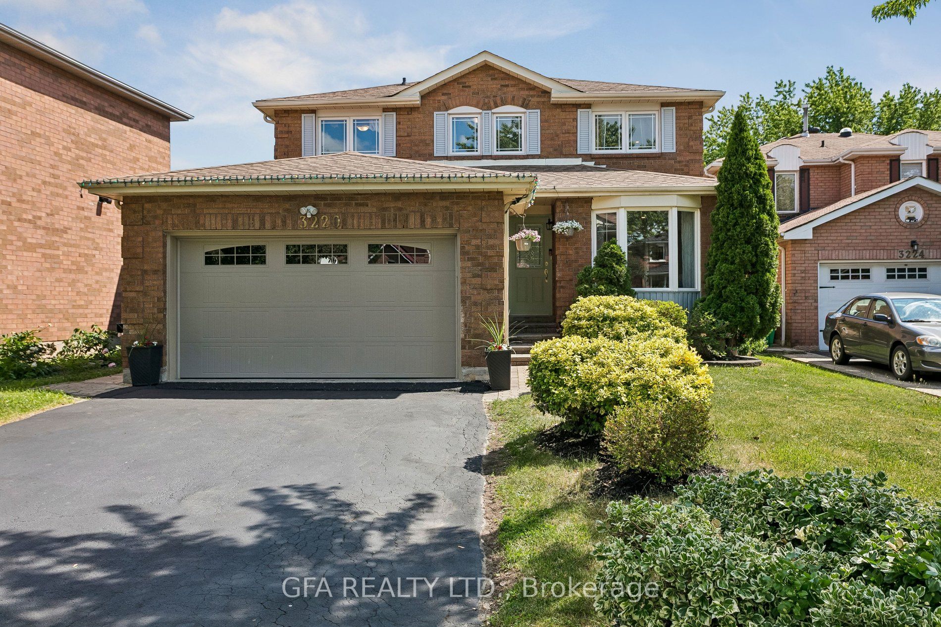 3220 Turnstone Crescent Property Photo 1