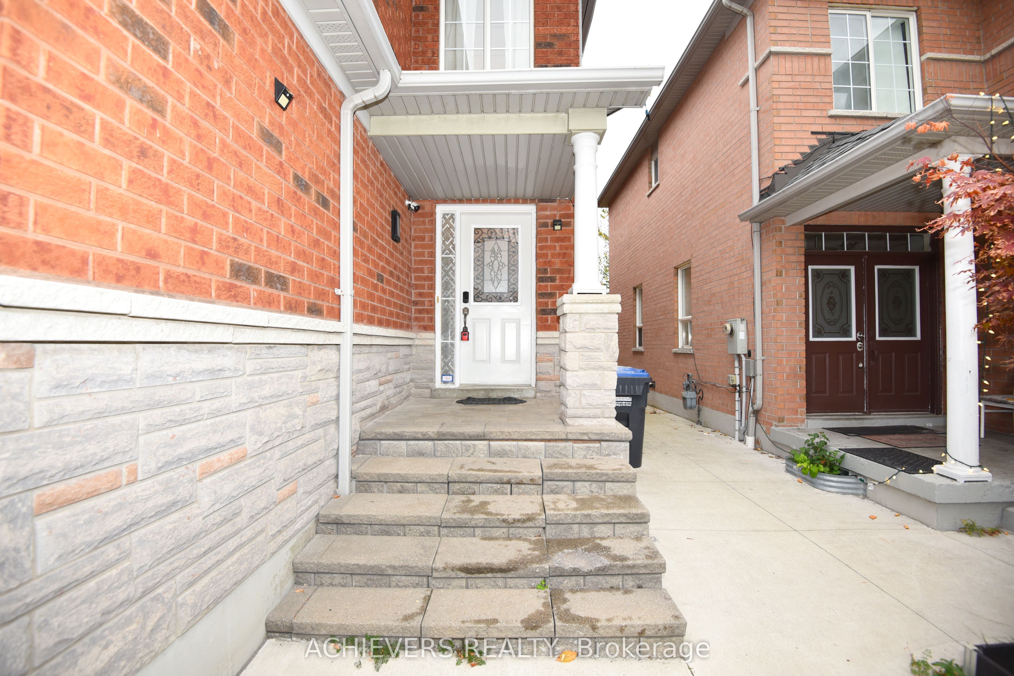 521 Navigator Drive Property Photo 3