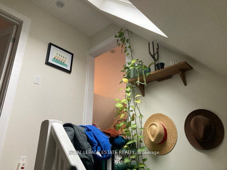 128 Mavety Street 3 Property Photo 7