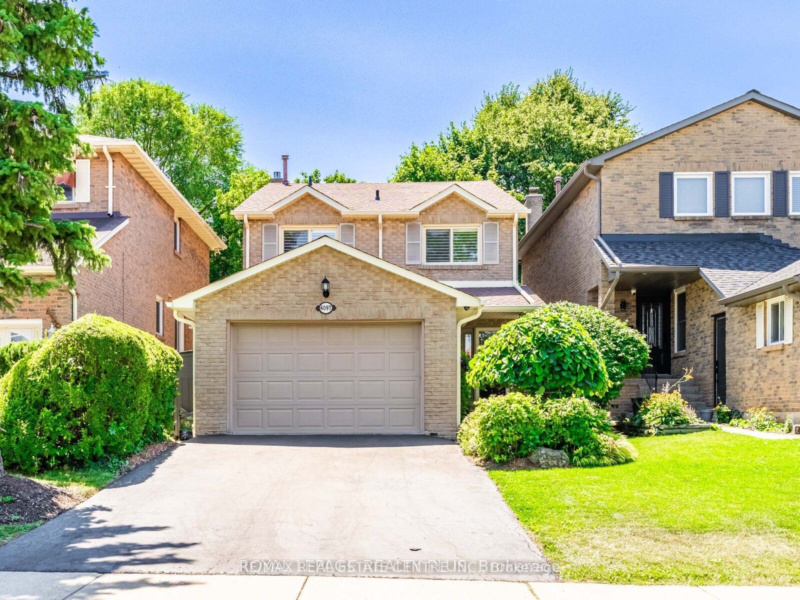 4079 Trapper Crescent (Main) Property Photo 1