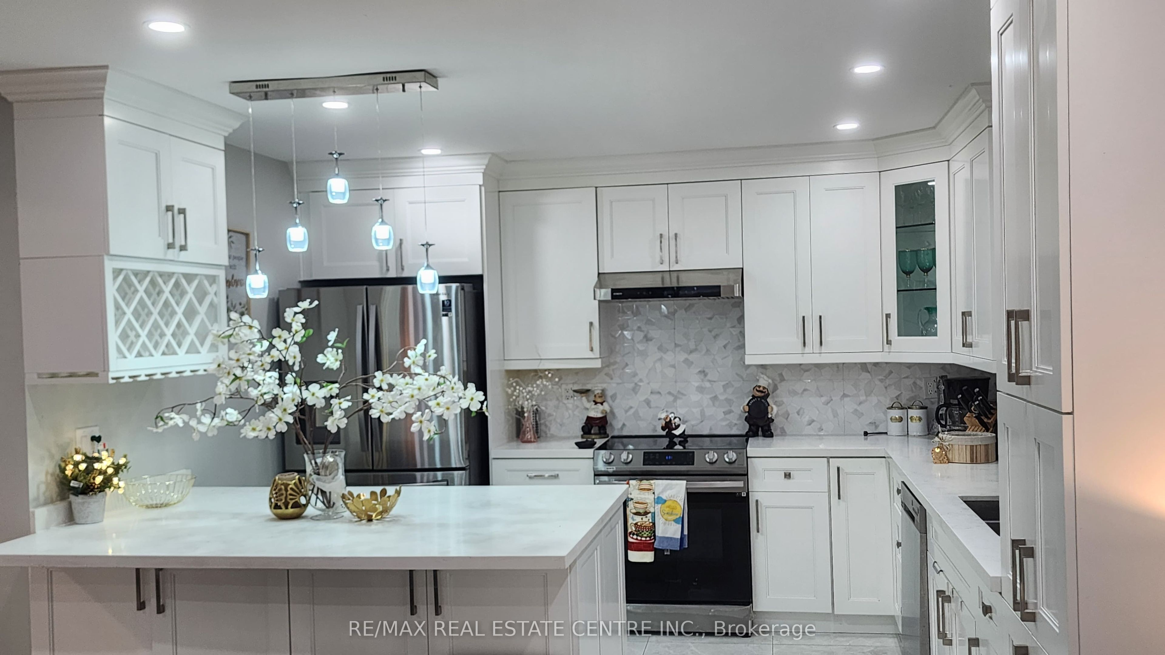 4079 Trapper Crescent (main) Property Photo 11