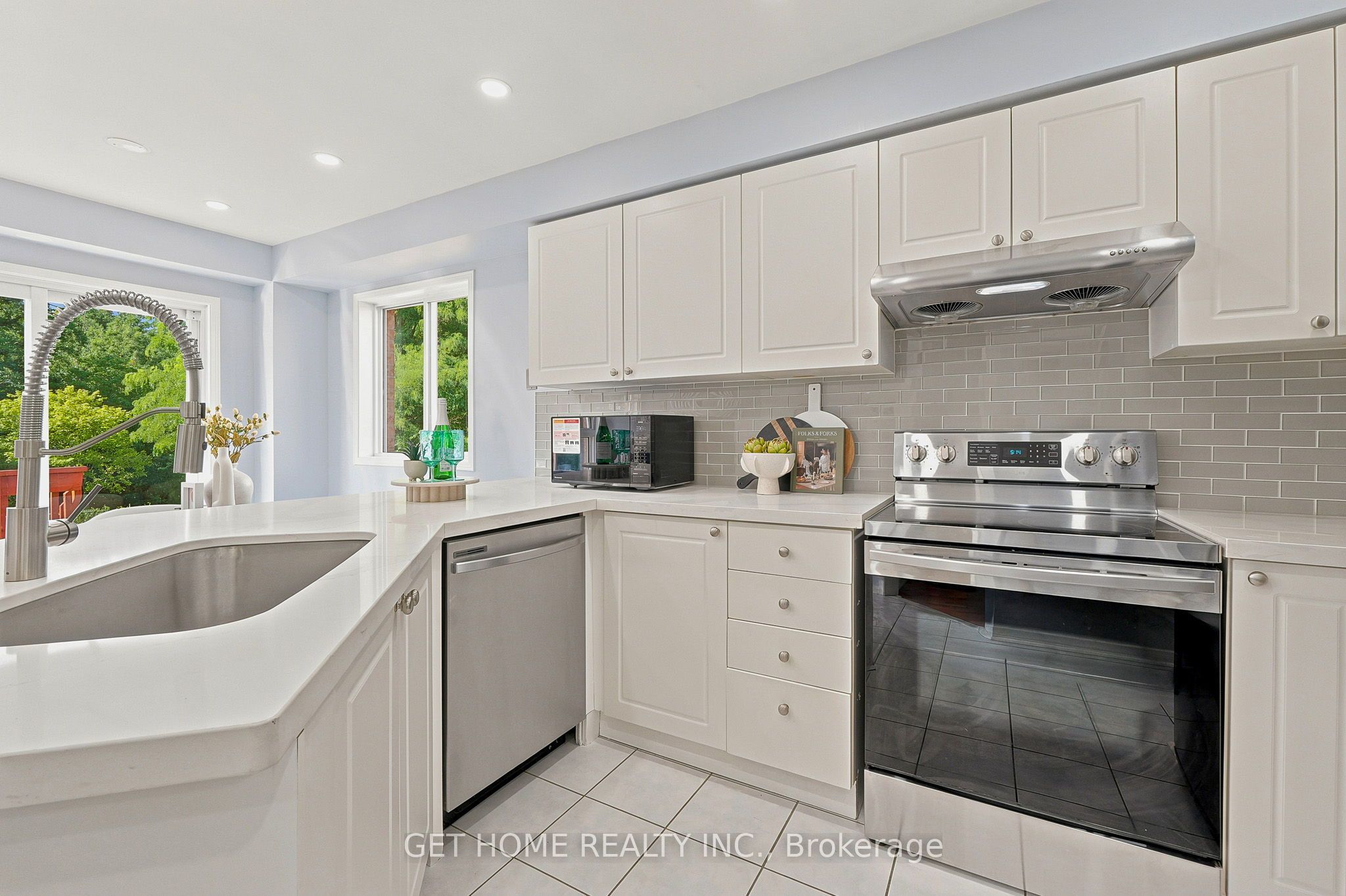 50 Willow Park Drive Property Photo 11