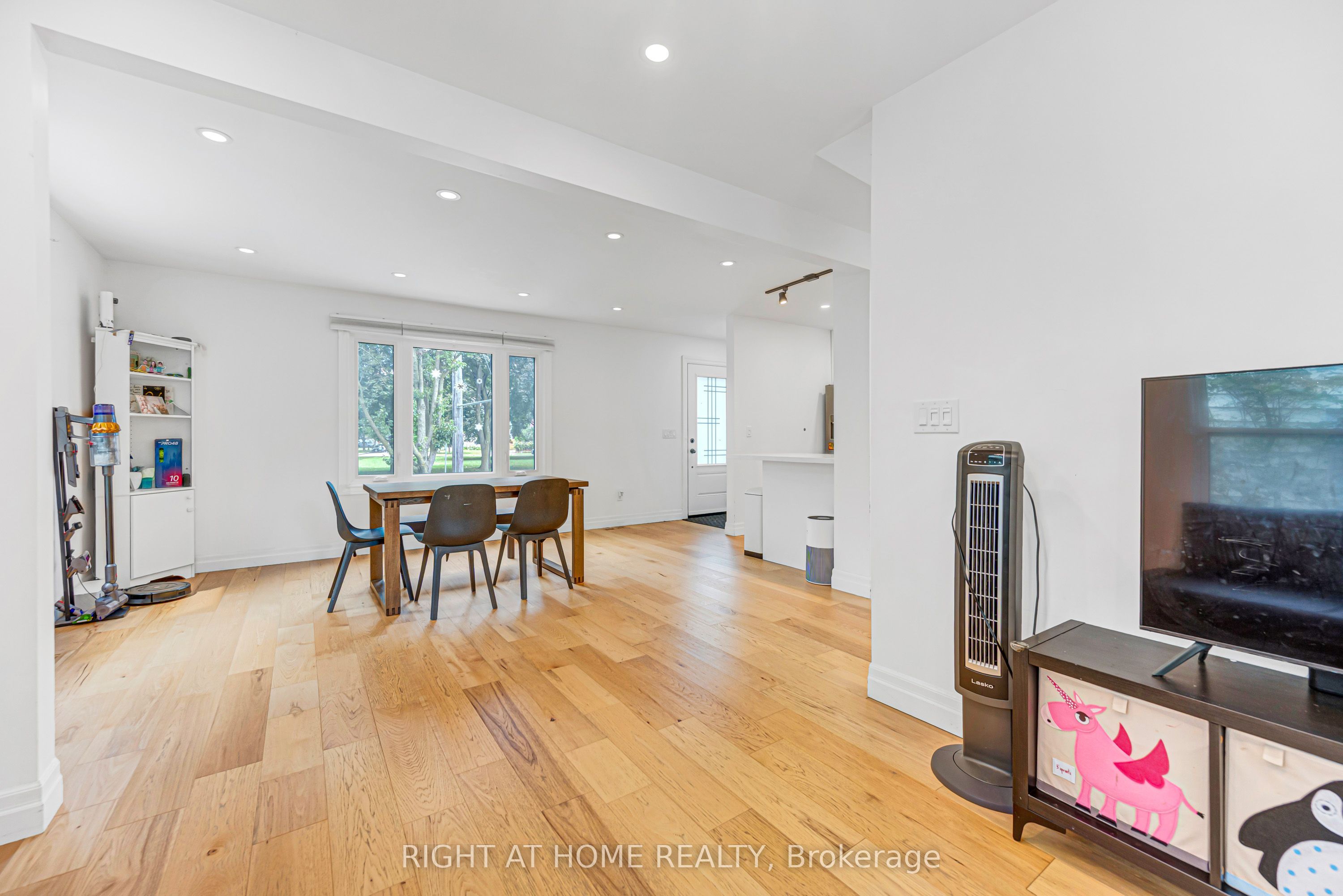121 Hearst Circle Property Photo 11